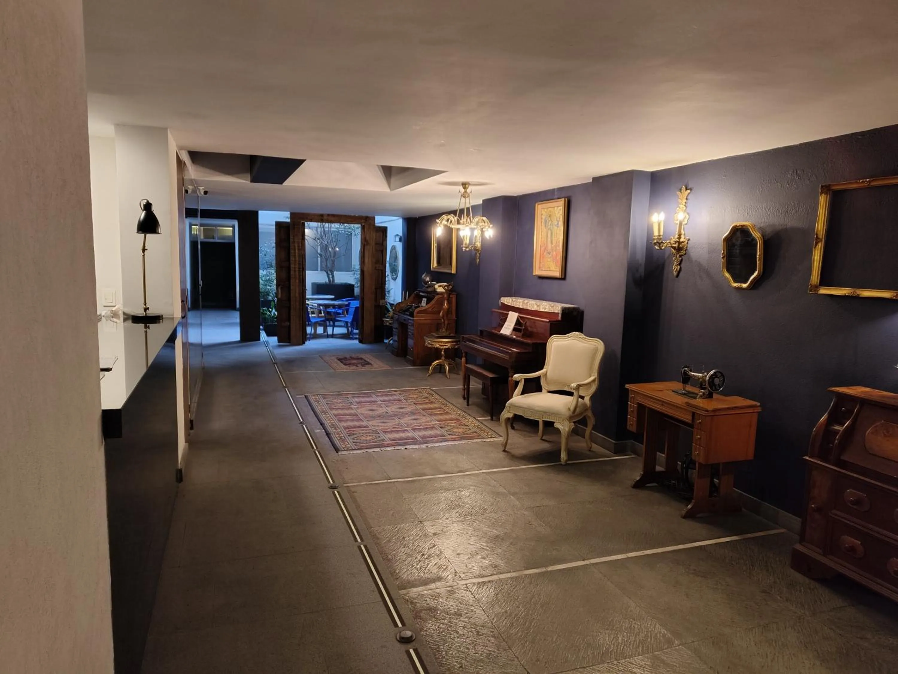 Lobby or reception in ZAMORA By Mr W