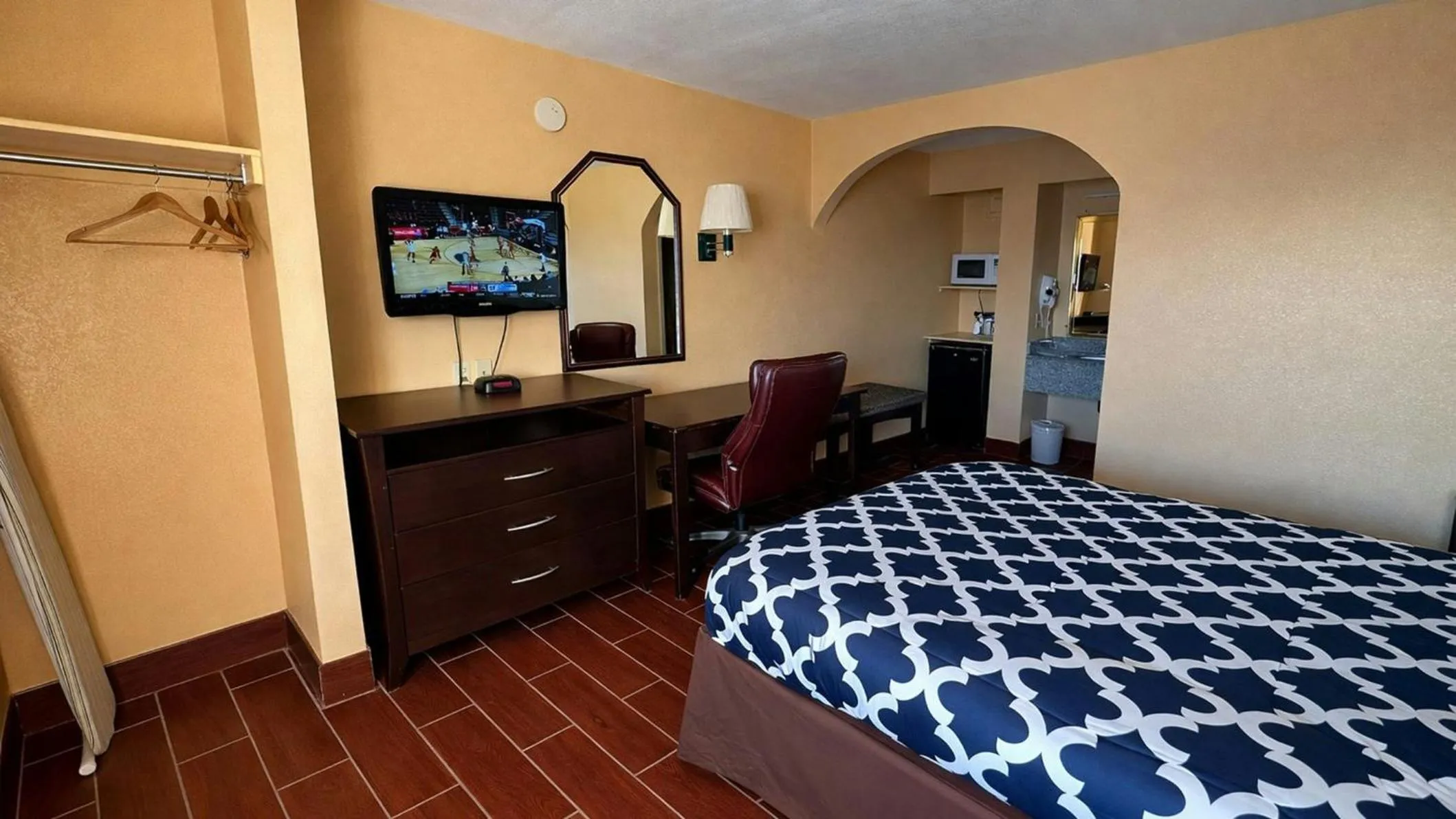 Bedroom in Apollo Lodge and RV Park