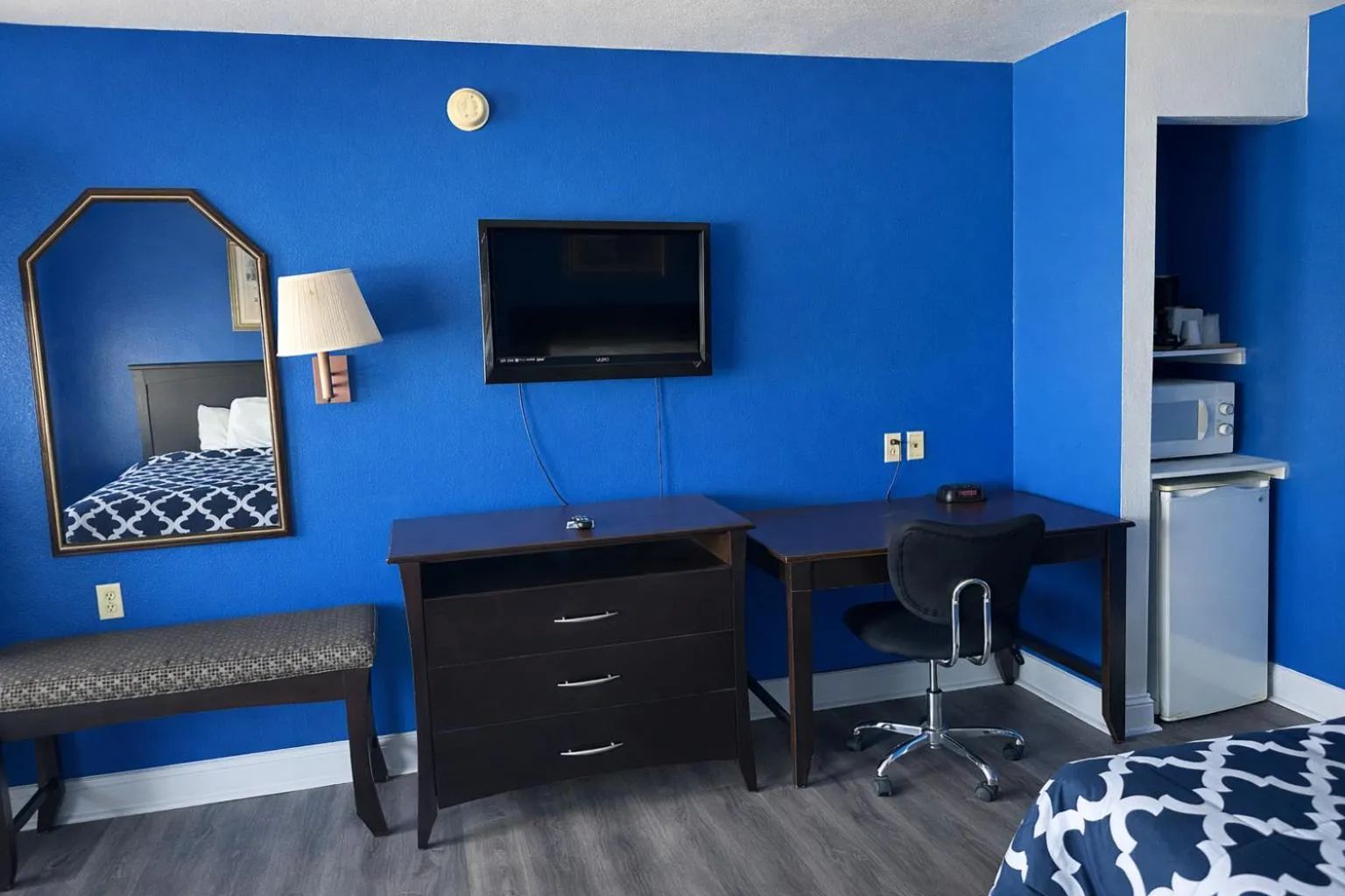 Bed in Apollo Lodge and RV Park