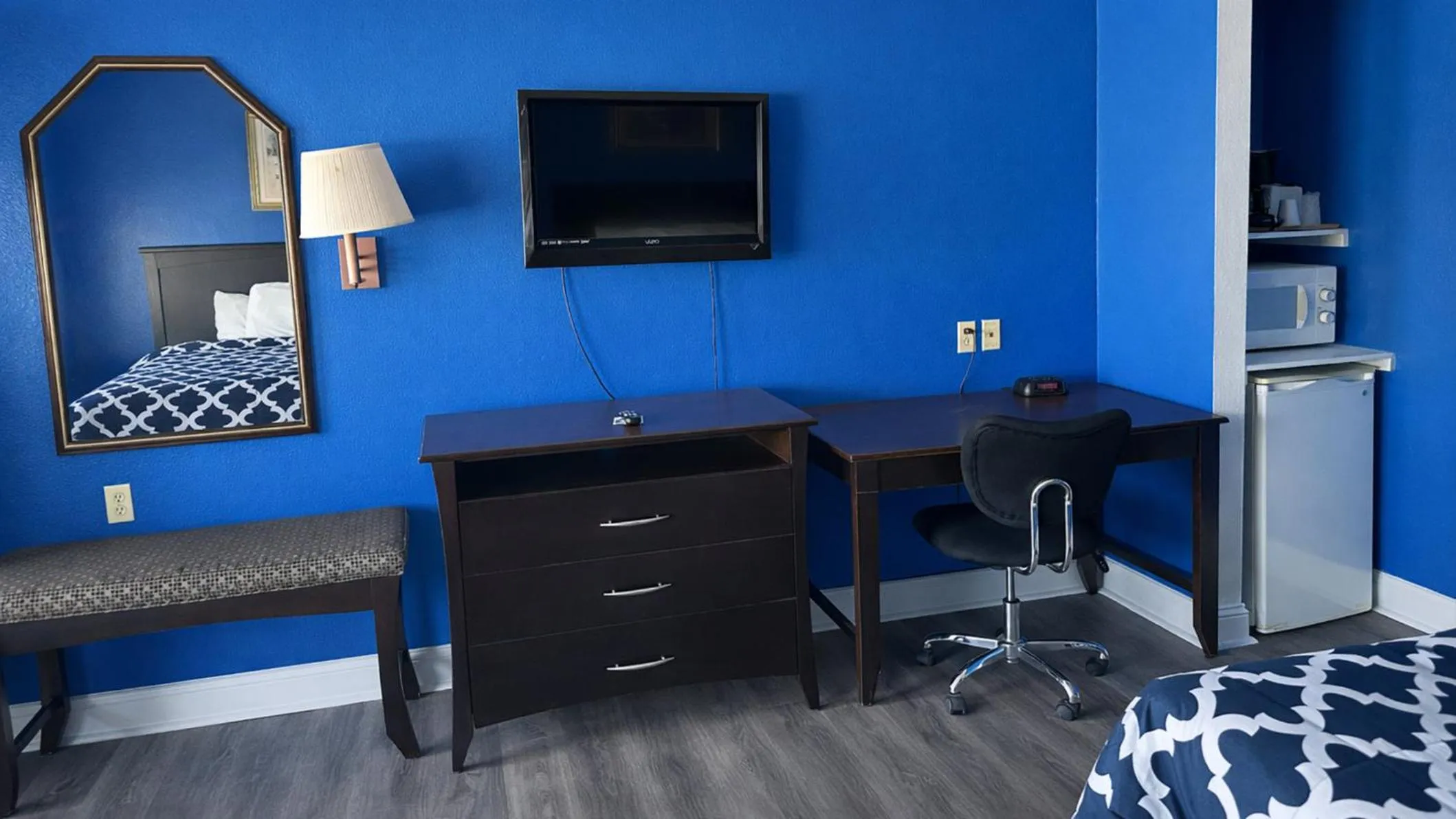 Bedroom, Bed in Apollo Lodge and RV Park