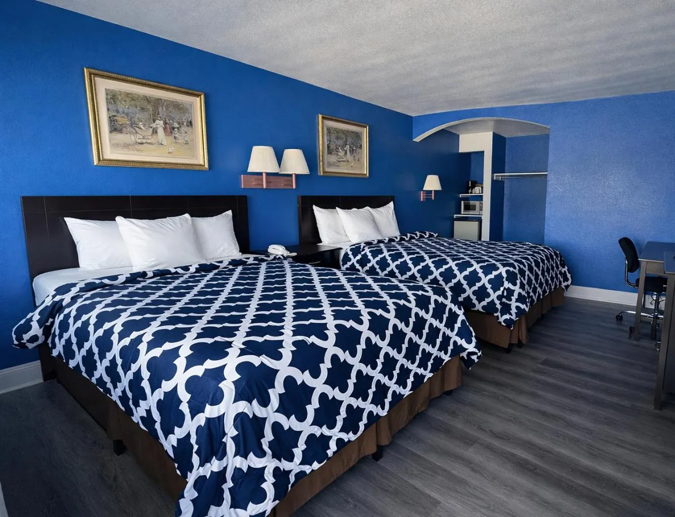 Bed in Apollo Lodge and RV Park