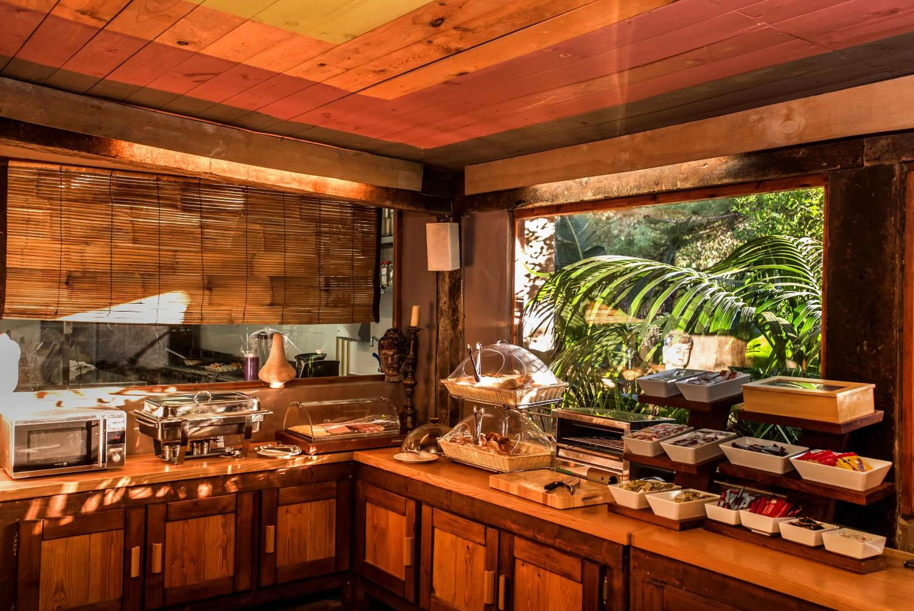 Buffet breakfast in Chillout Hotel Tres Mares