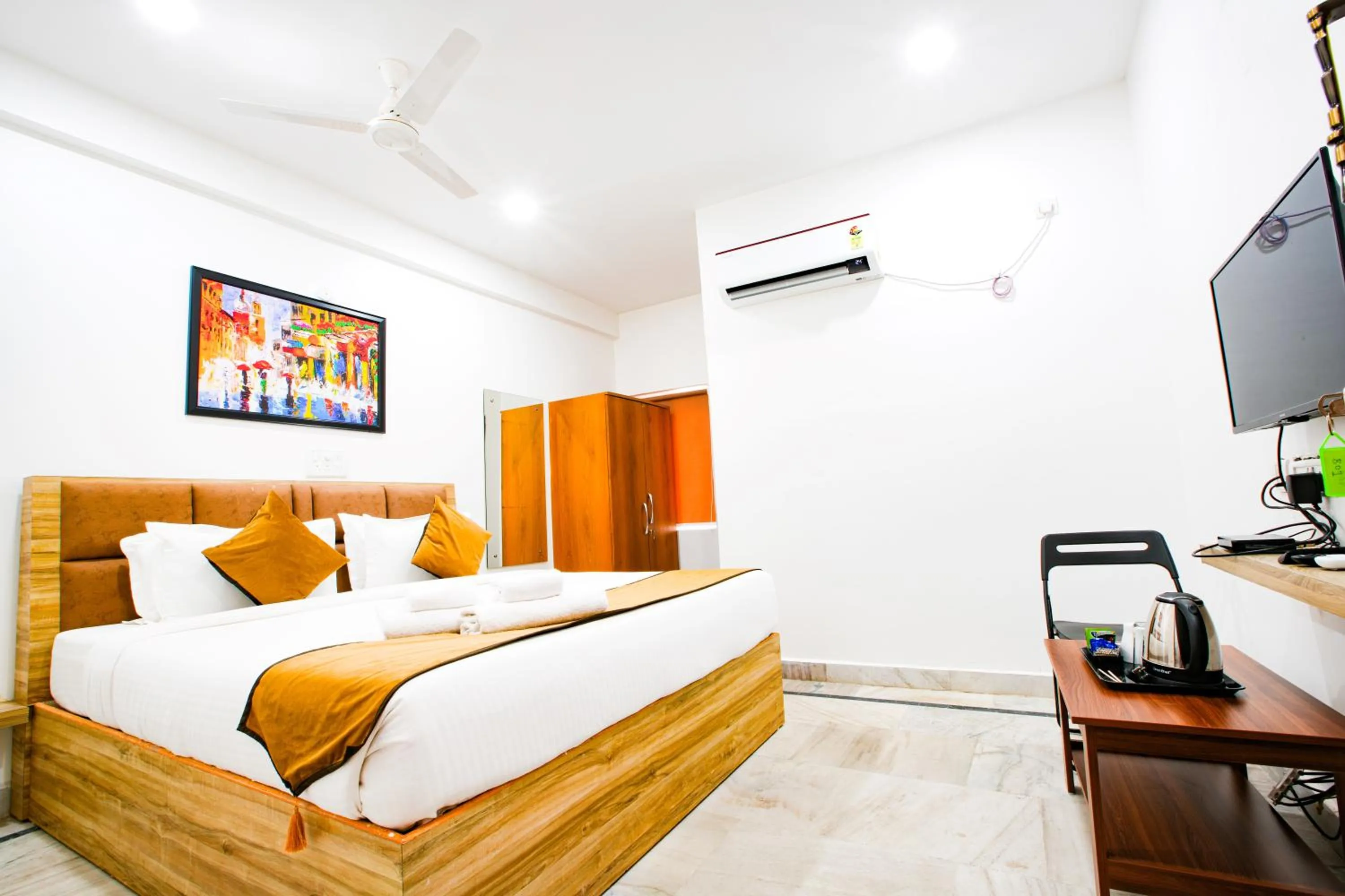 Bed in La Hometel Hotel - HITECH City Hyderabad