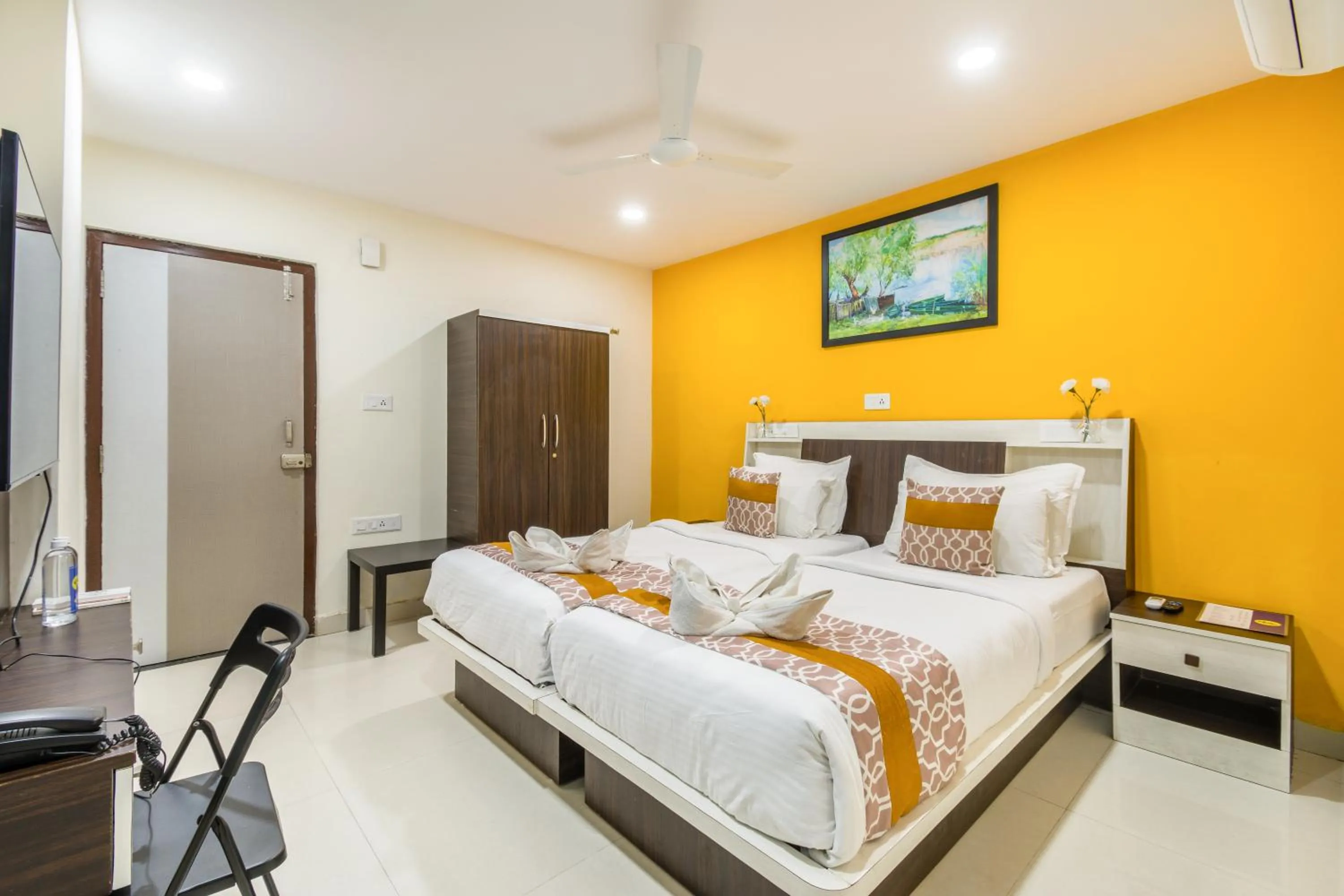 Bed in La Hometel Hotel - HITECH City Hyderabad