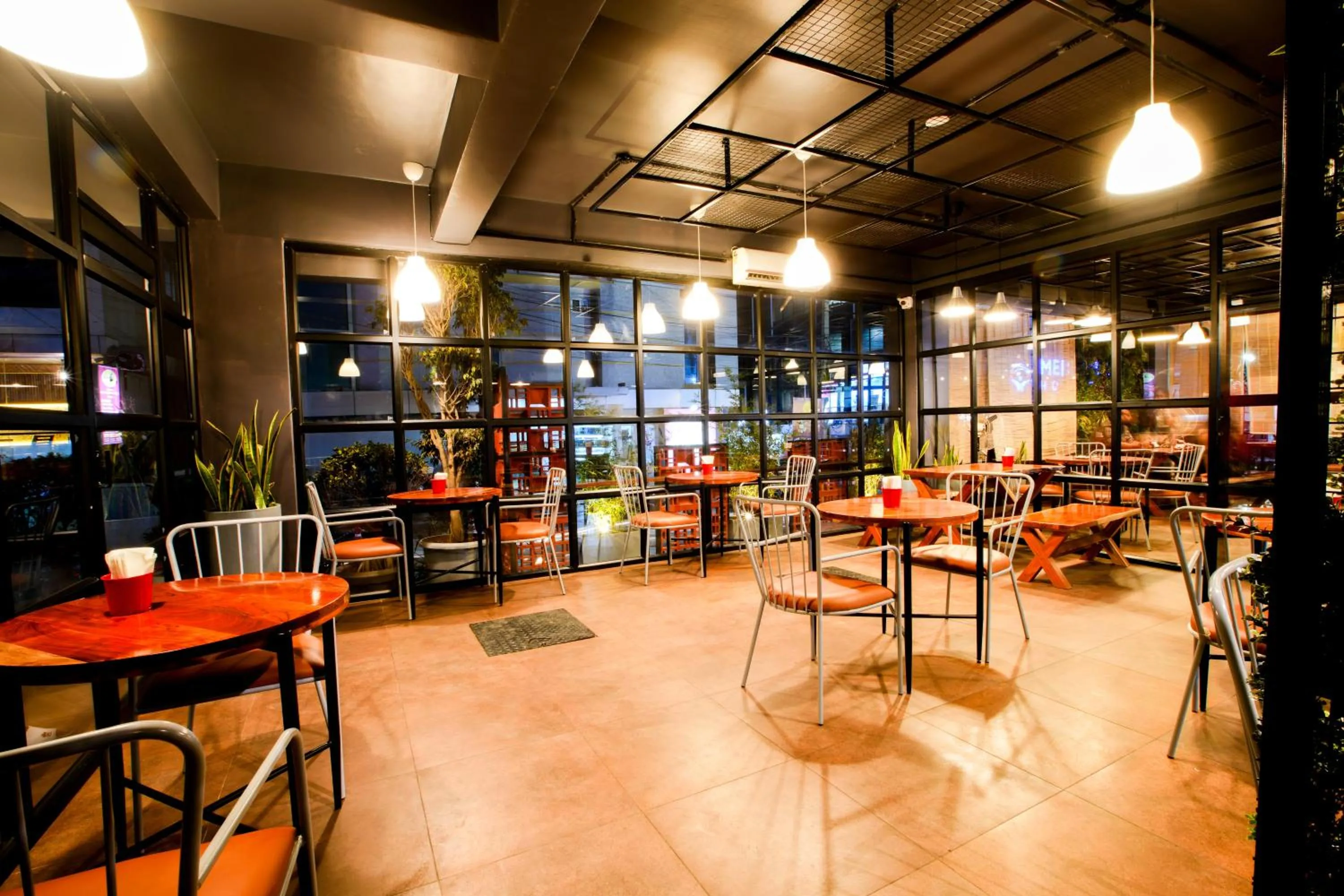 Restaurant/places to eat in La Hometel Hotel - HITECH City Hyderabad