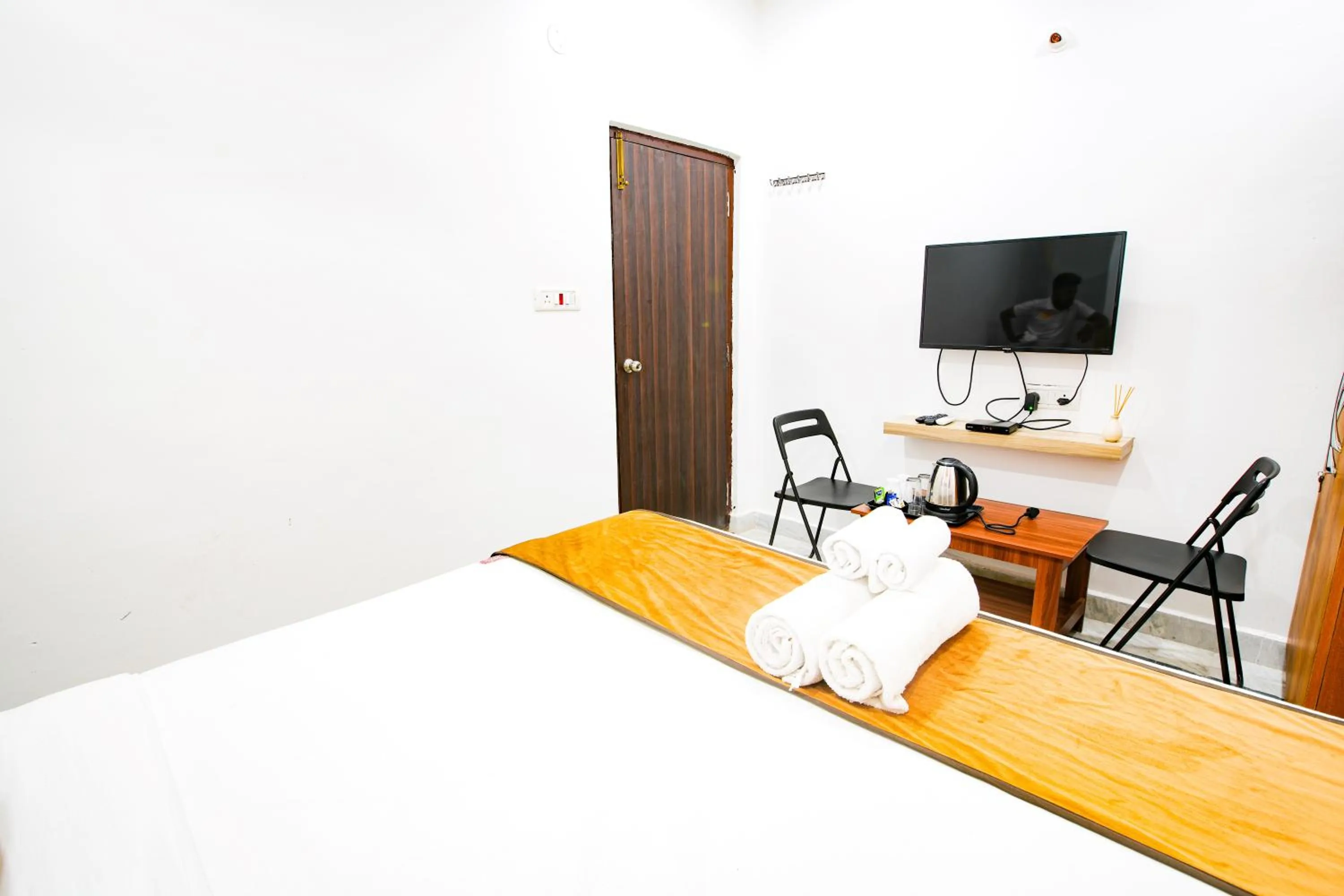 Bed in La Hometel Hotel - HITECH City Hyderabad