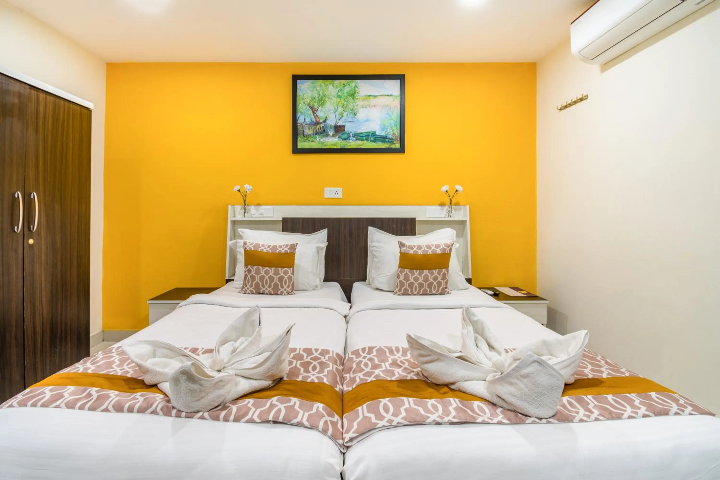 Bed in La Hometel Hotel - HITECH City Hyderabad
