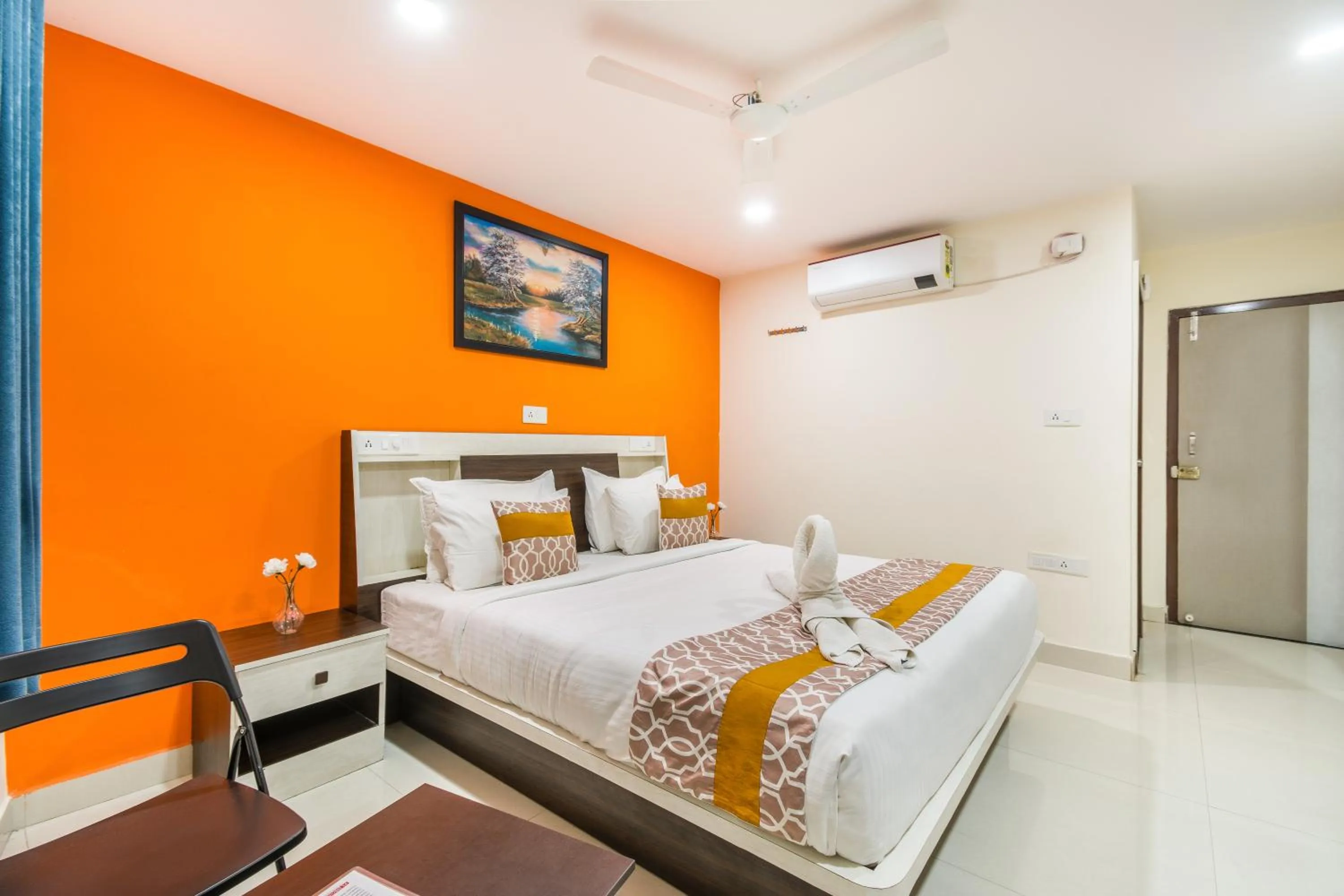 Bed in La Hometel Hotel - HITECH City Hyderabad