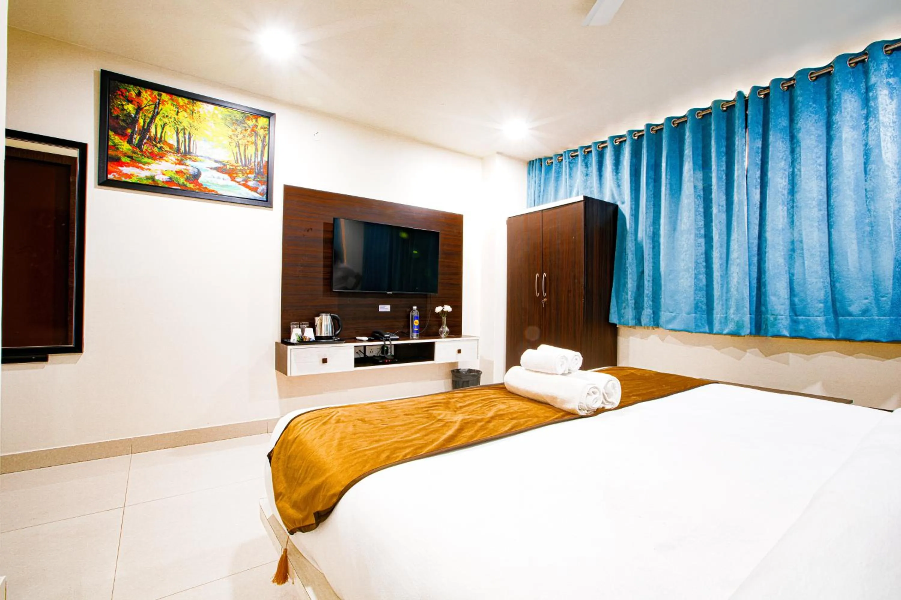 Photo of the whole room in La Hometel Hotel - HITECH City Hyderabad