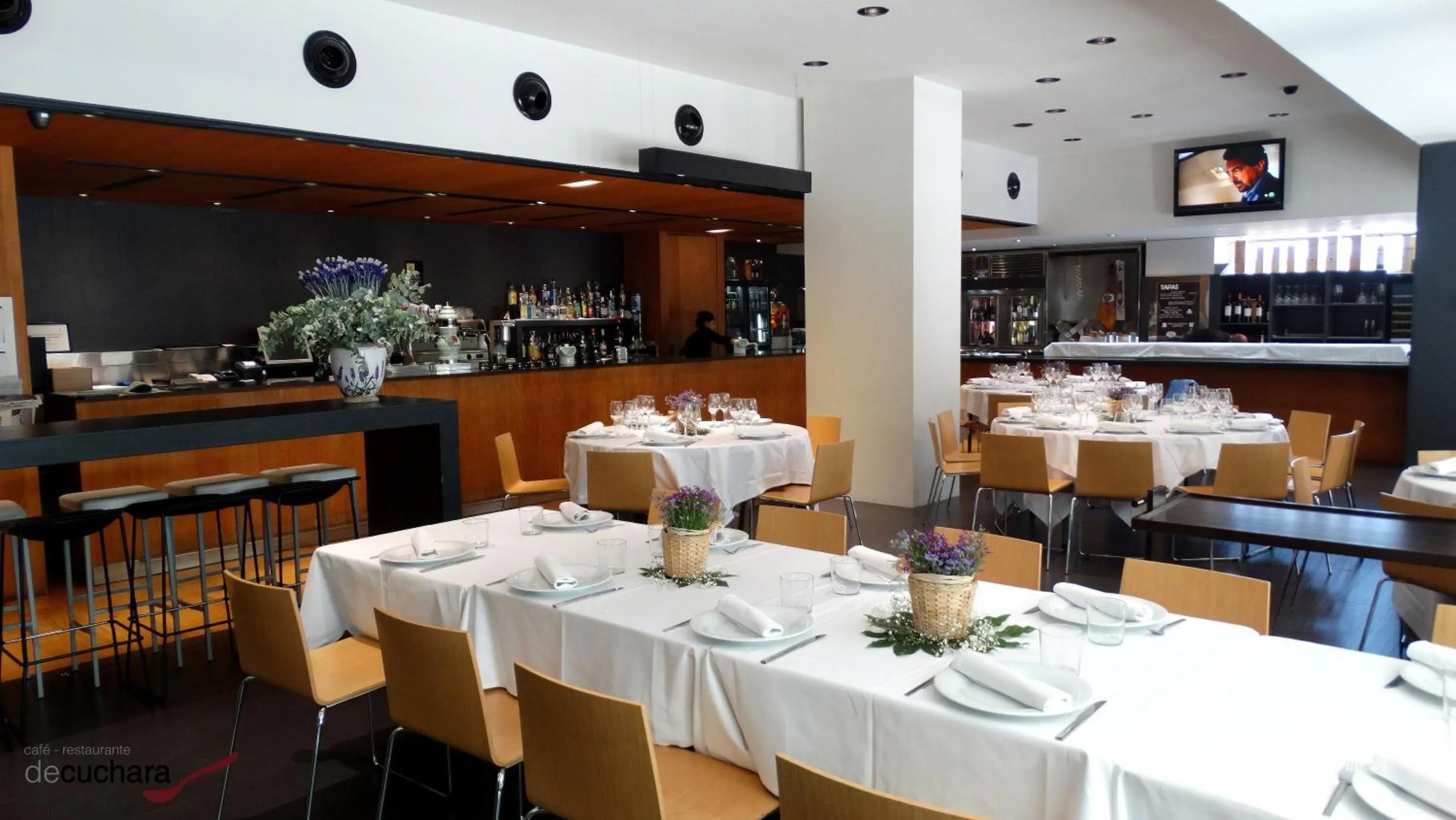 Restaurant/places to eat in Blu Hotel Almansa