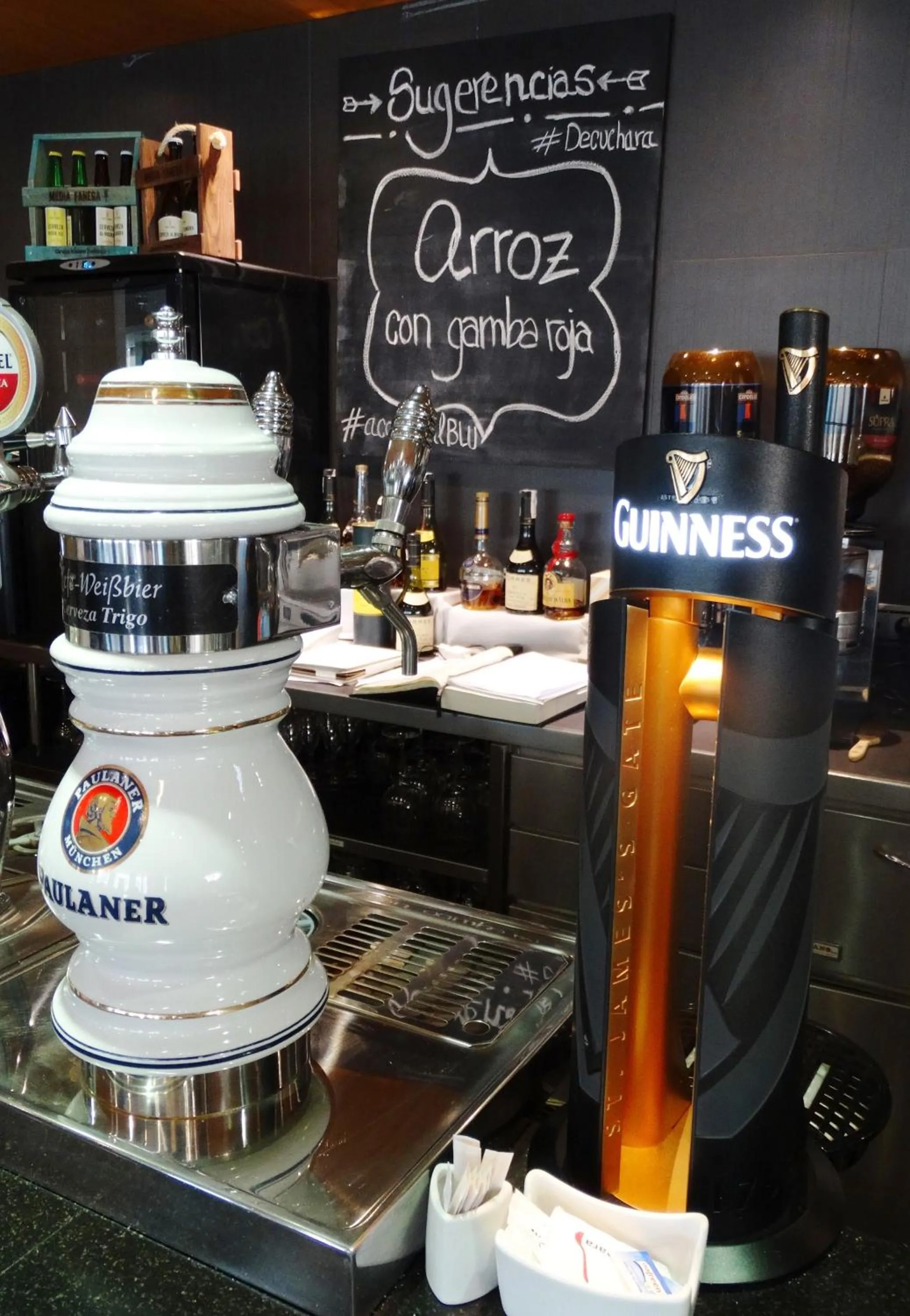 Restaurant/places to eat in Blu Hotel Almansa