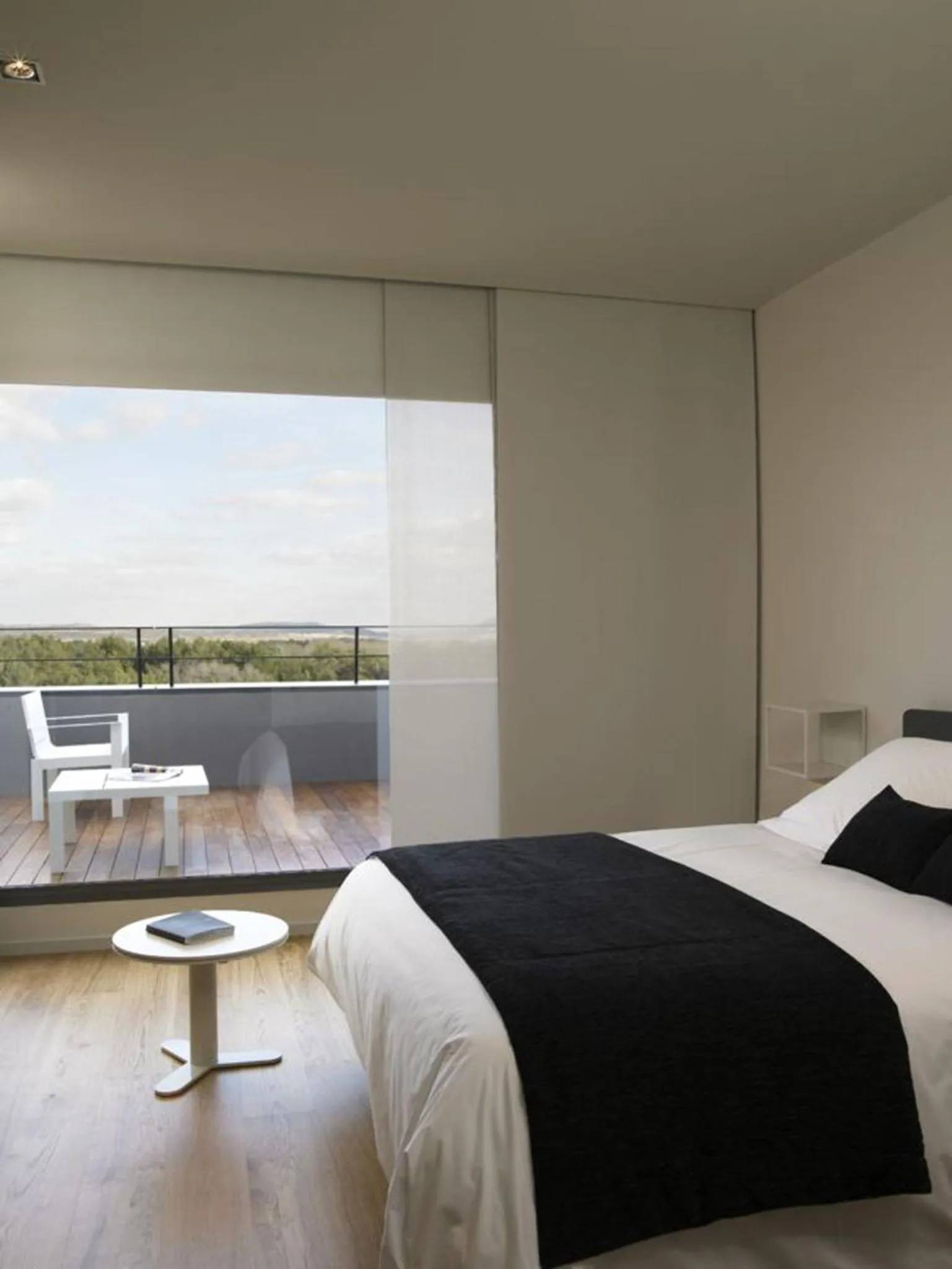 Bed in Blu Hotel Almansa