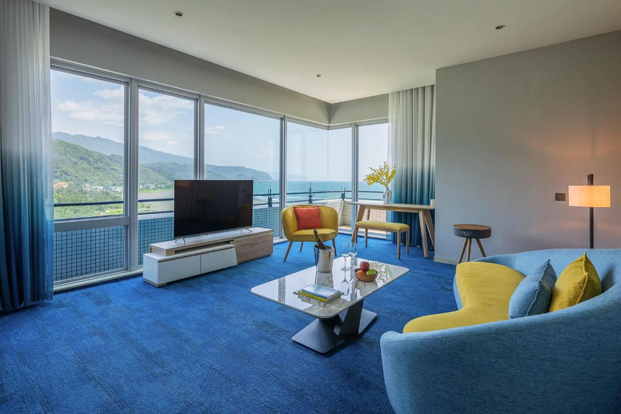 Photo of the whole room in The Archipelago