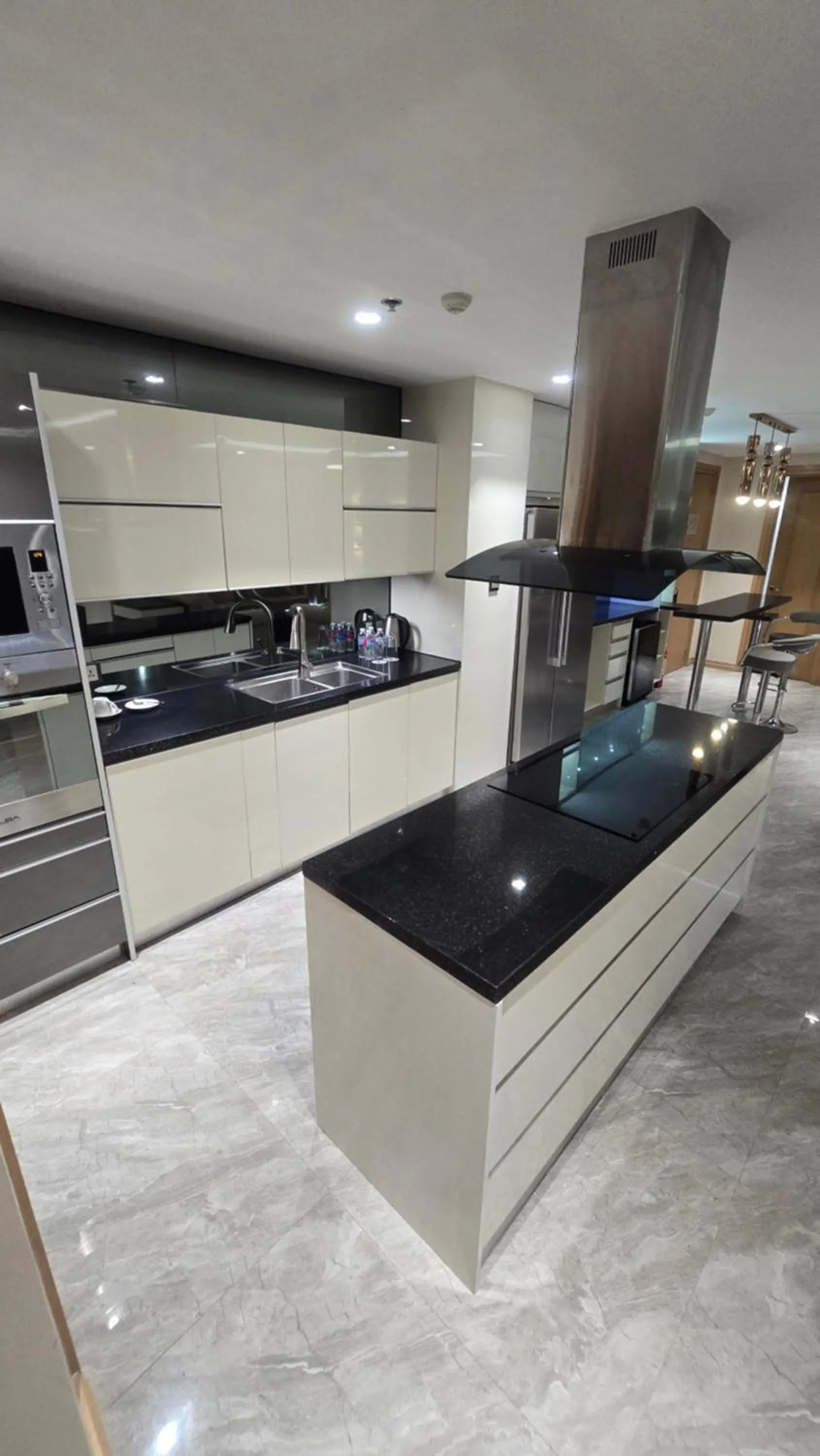 One Euphoria Luxe Hotel