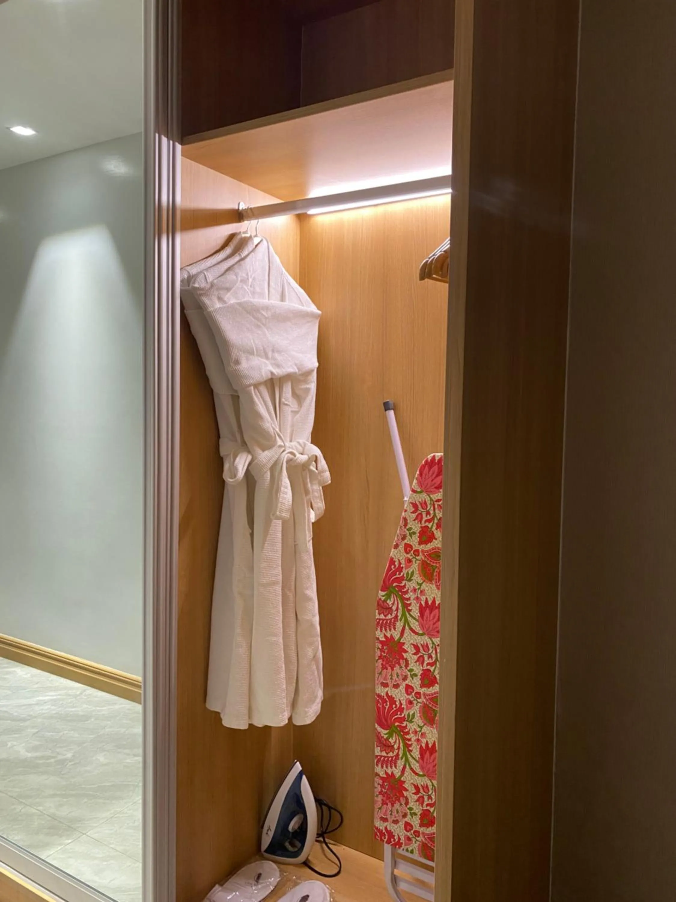 One Euphoria Luxe Hotel