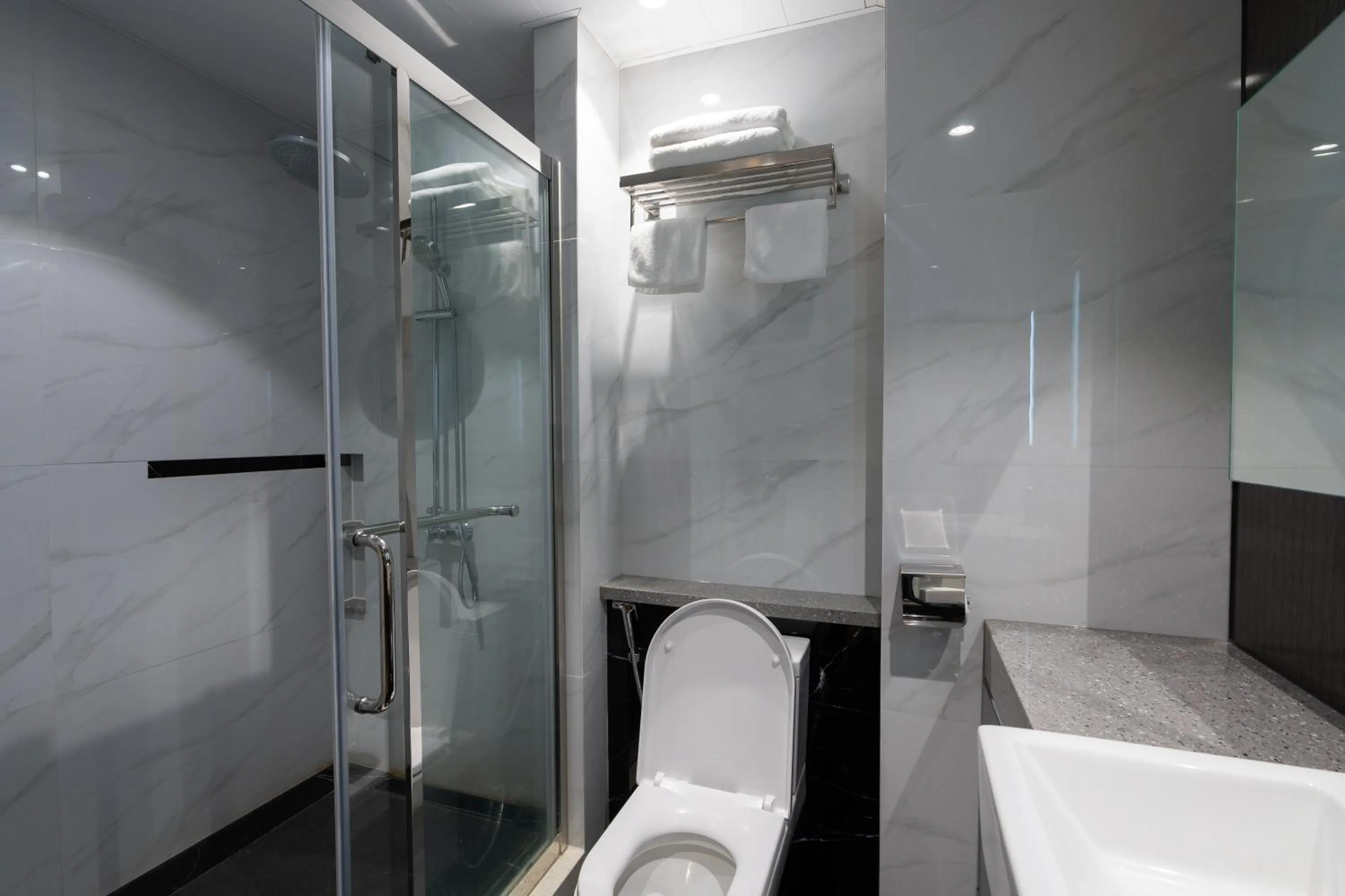 One Euphoria Luxe Hotel