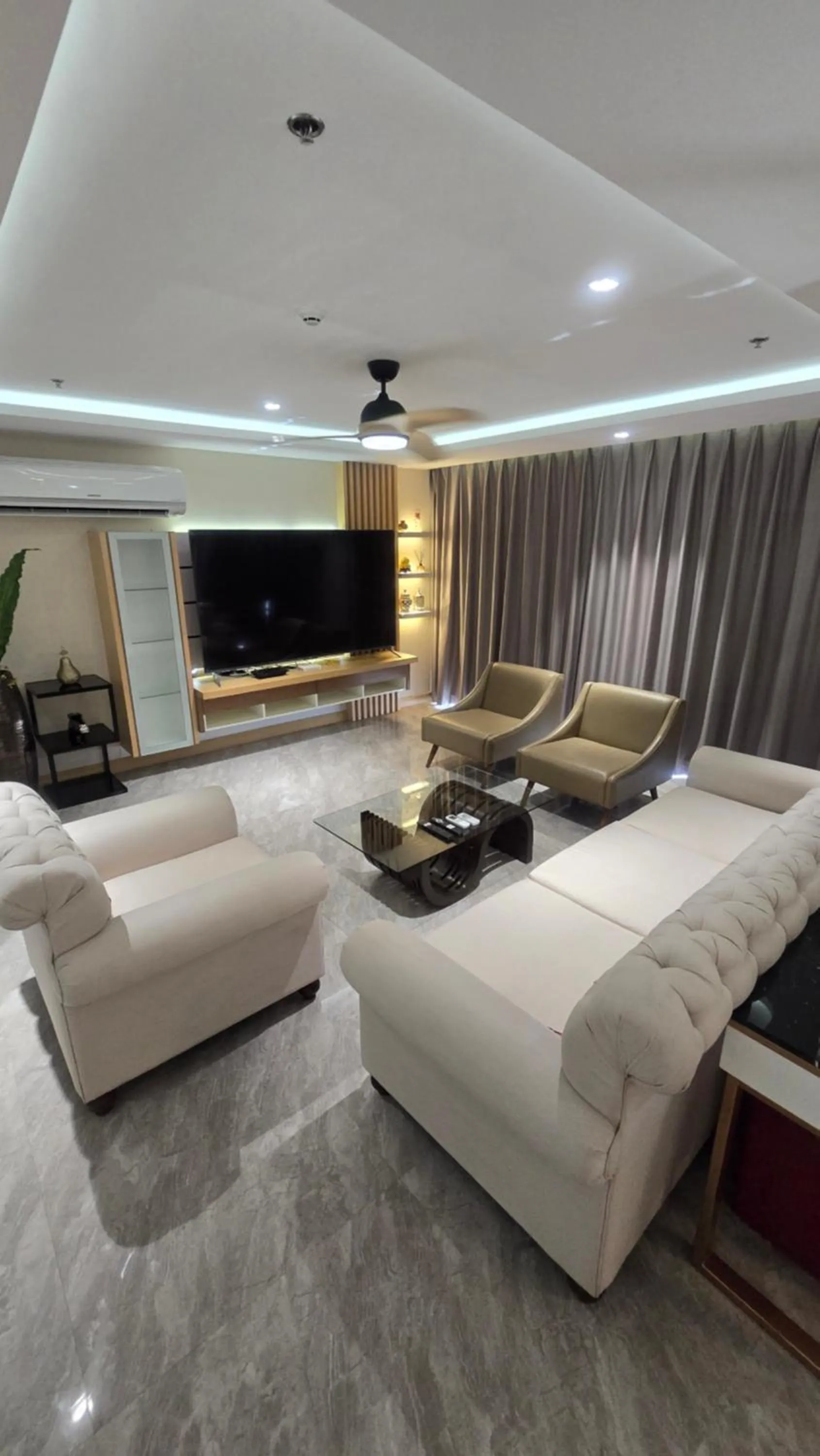 One Euphoria Luxe Hotel