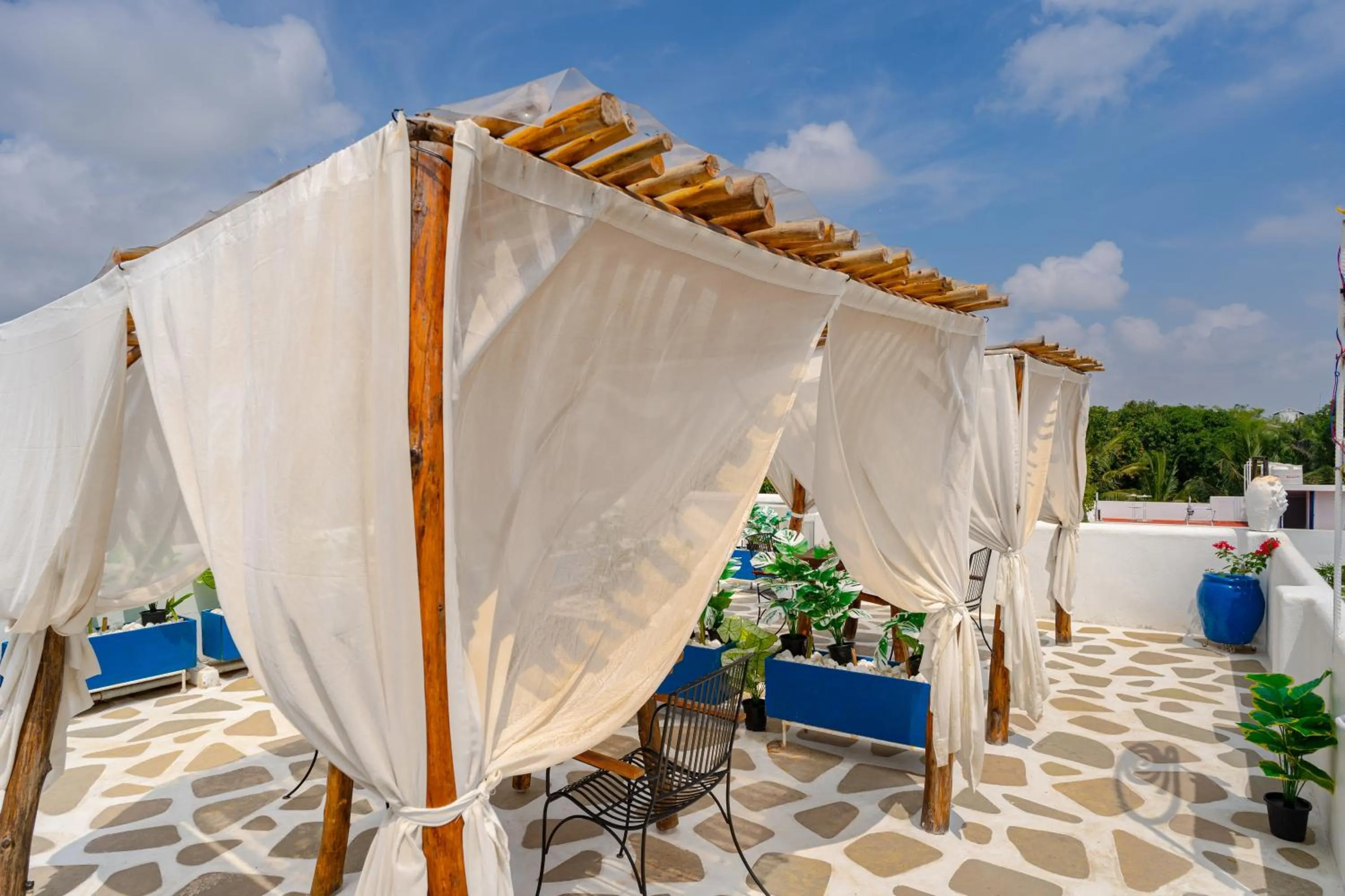 Restaurant/places to eat in Conch Resort Luxury Private Pool Suites