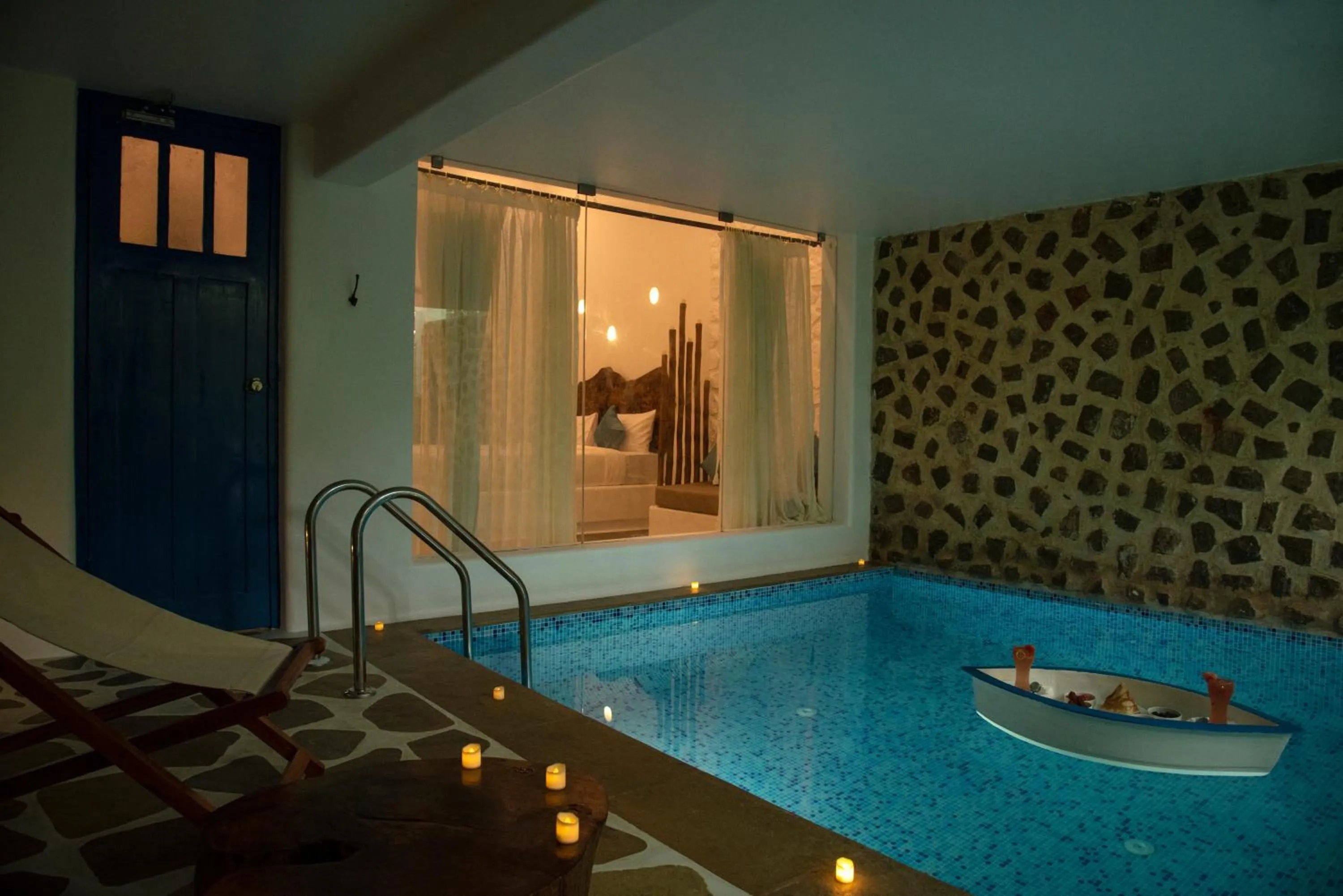 Food and drinks in Conch Resort Luxury Private Pool Suites