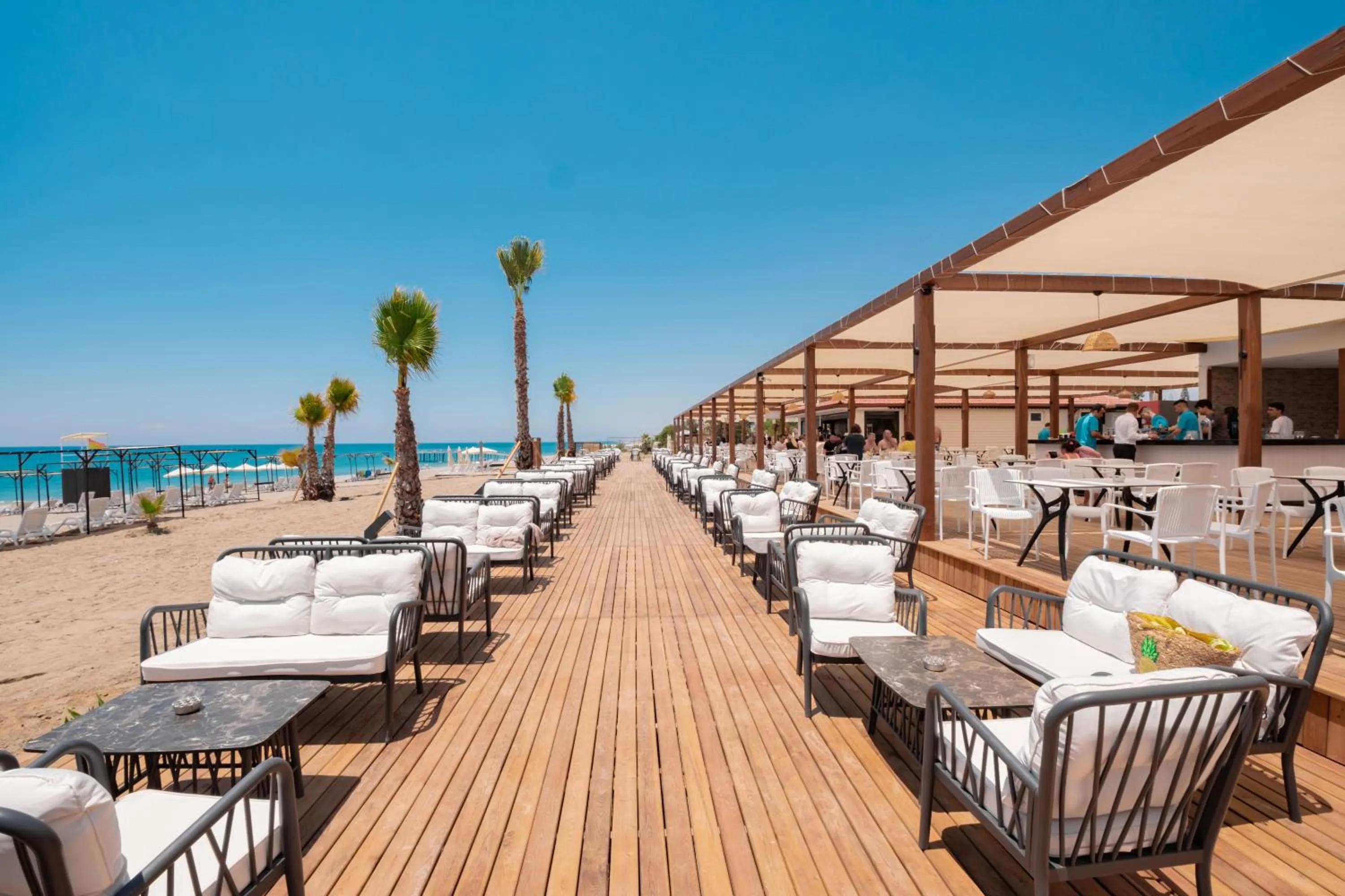 Restaurant/places to eat in La Benata Beach Hotel