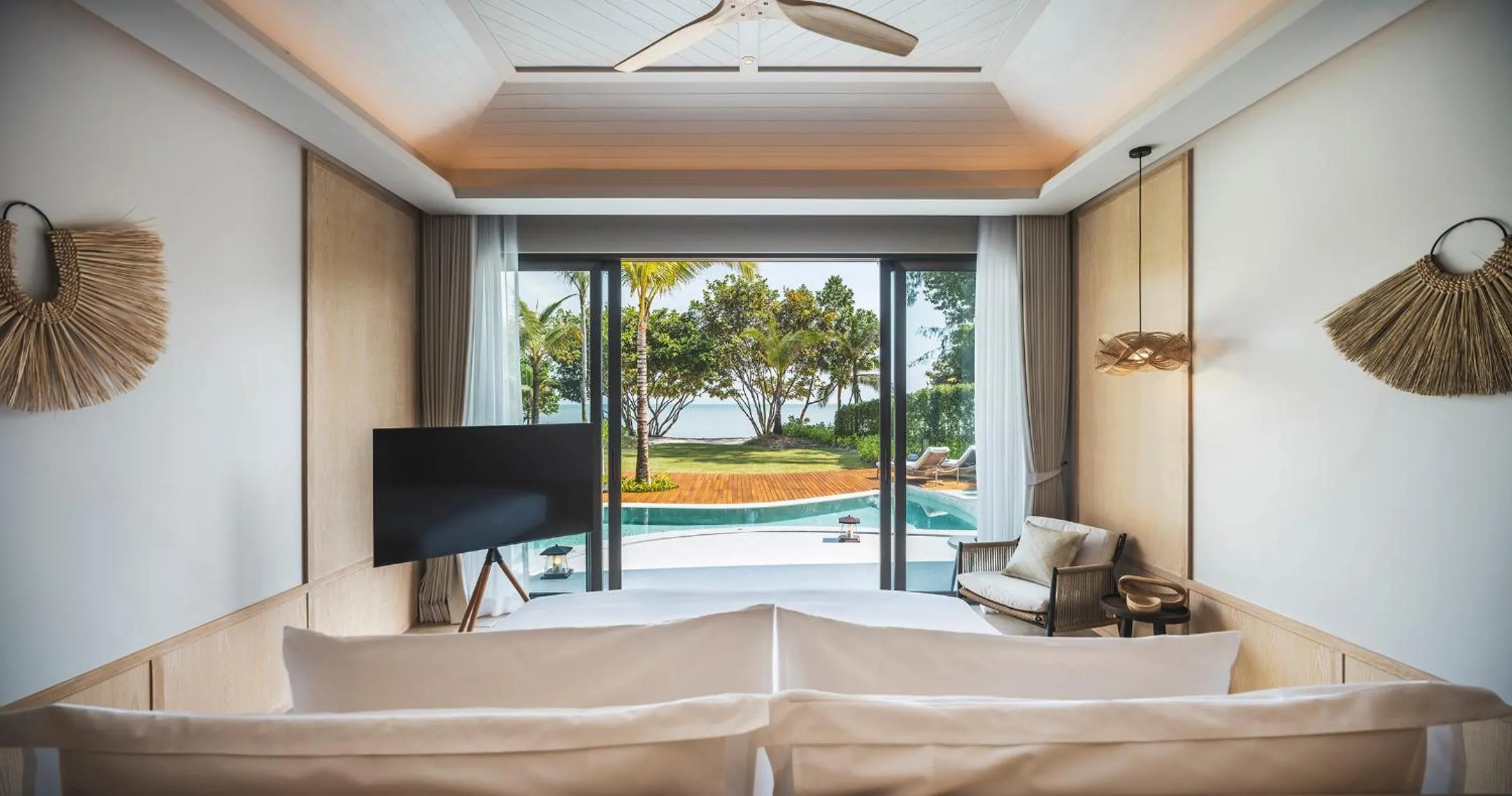 TV and multimedia in Anantara Koh Yao Yai Resort & Villas