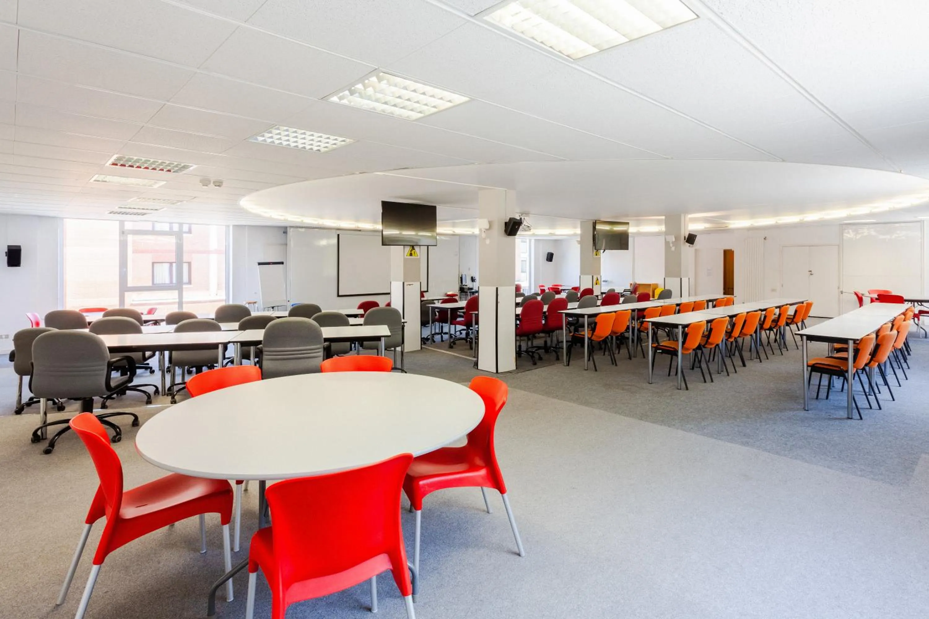 Meeting/conference room in Checkin Montserrat