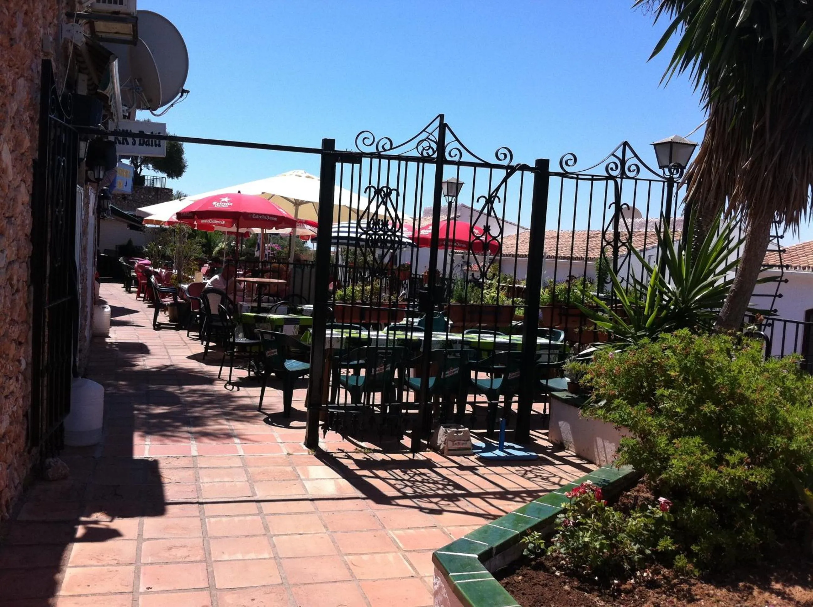 Restaurant/places to eat in El Capistrano Sur