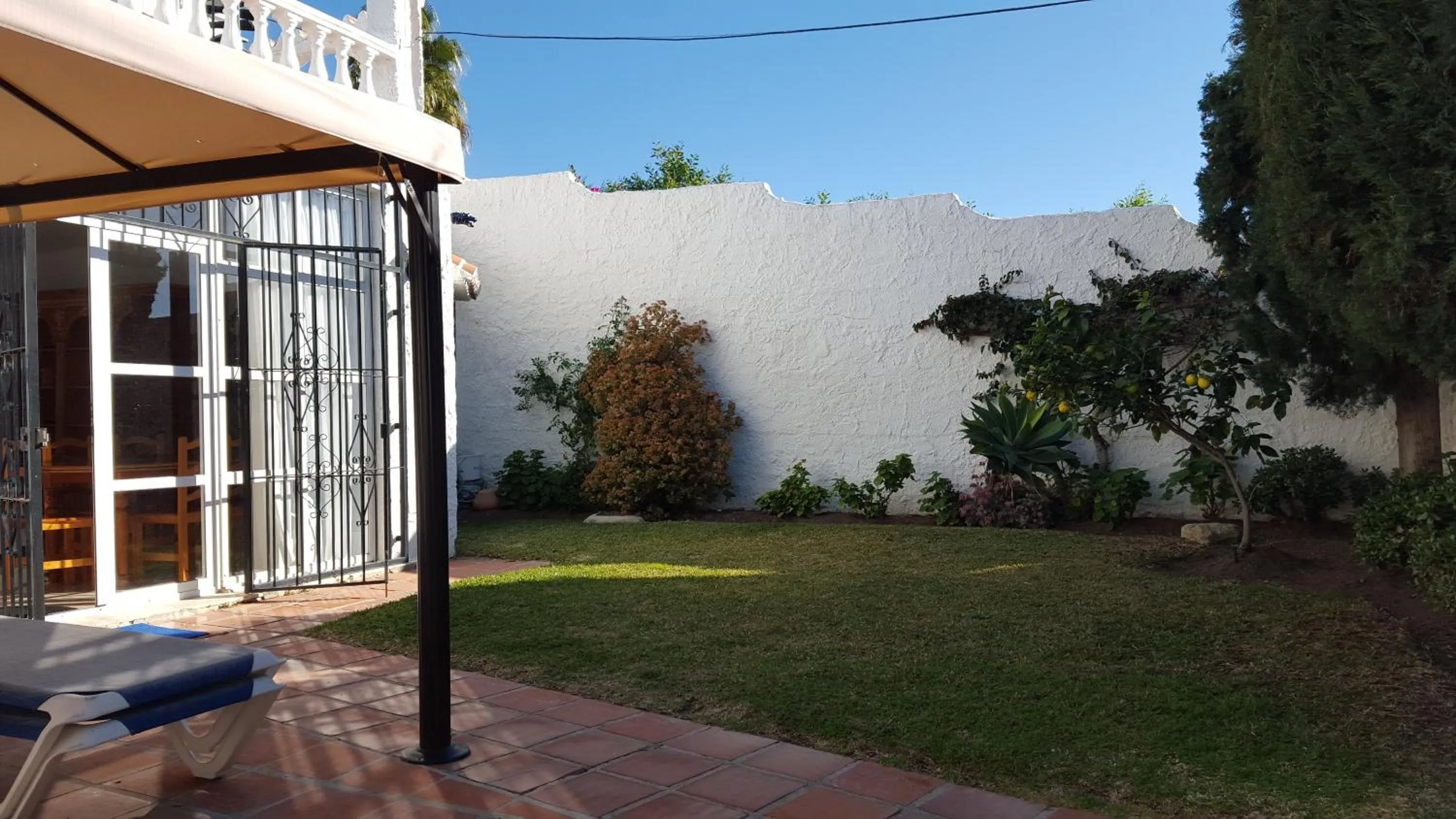 Decorative detail in El Capistrano Sur