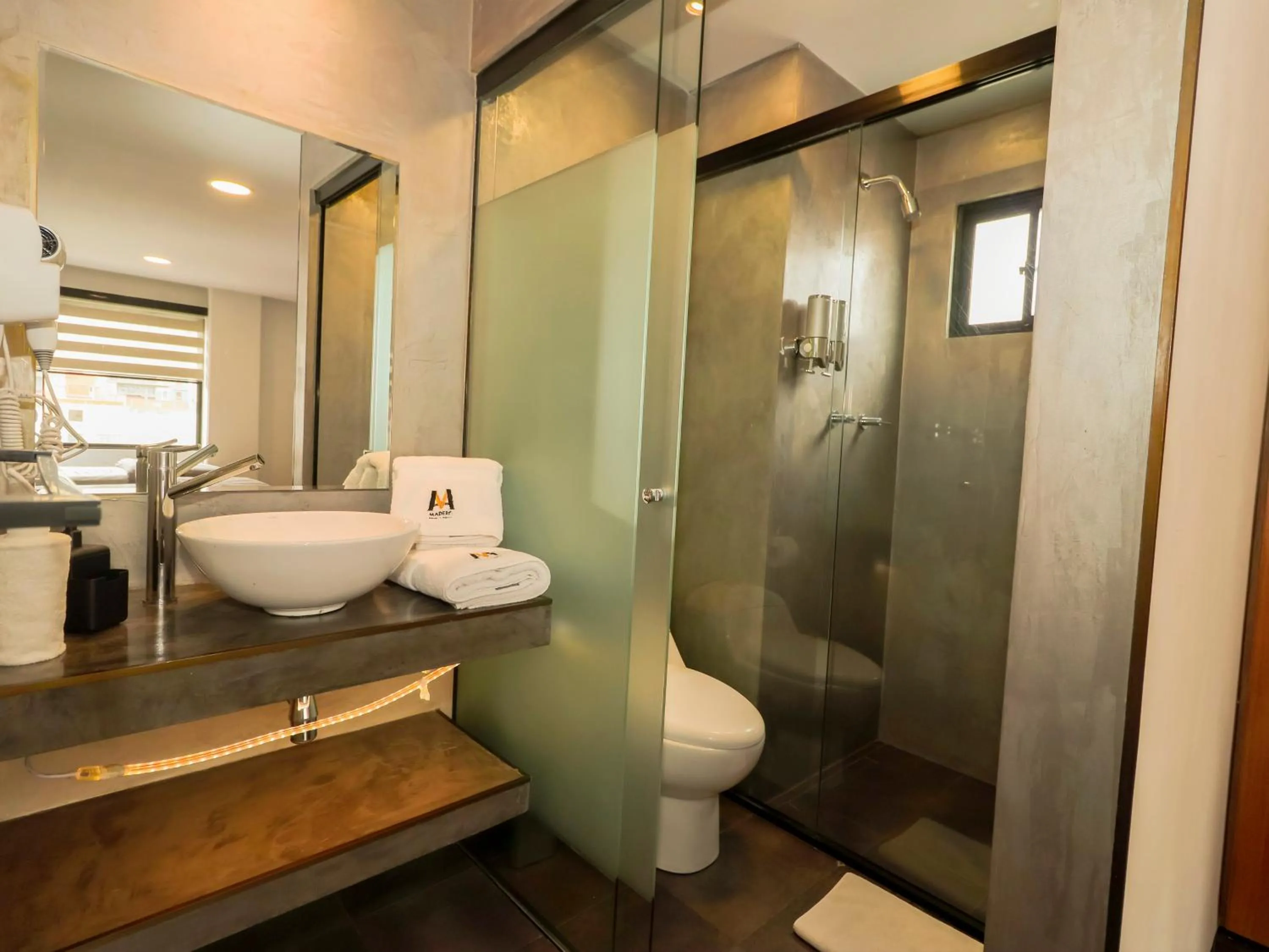 Shower in Madero Hotel & Suites