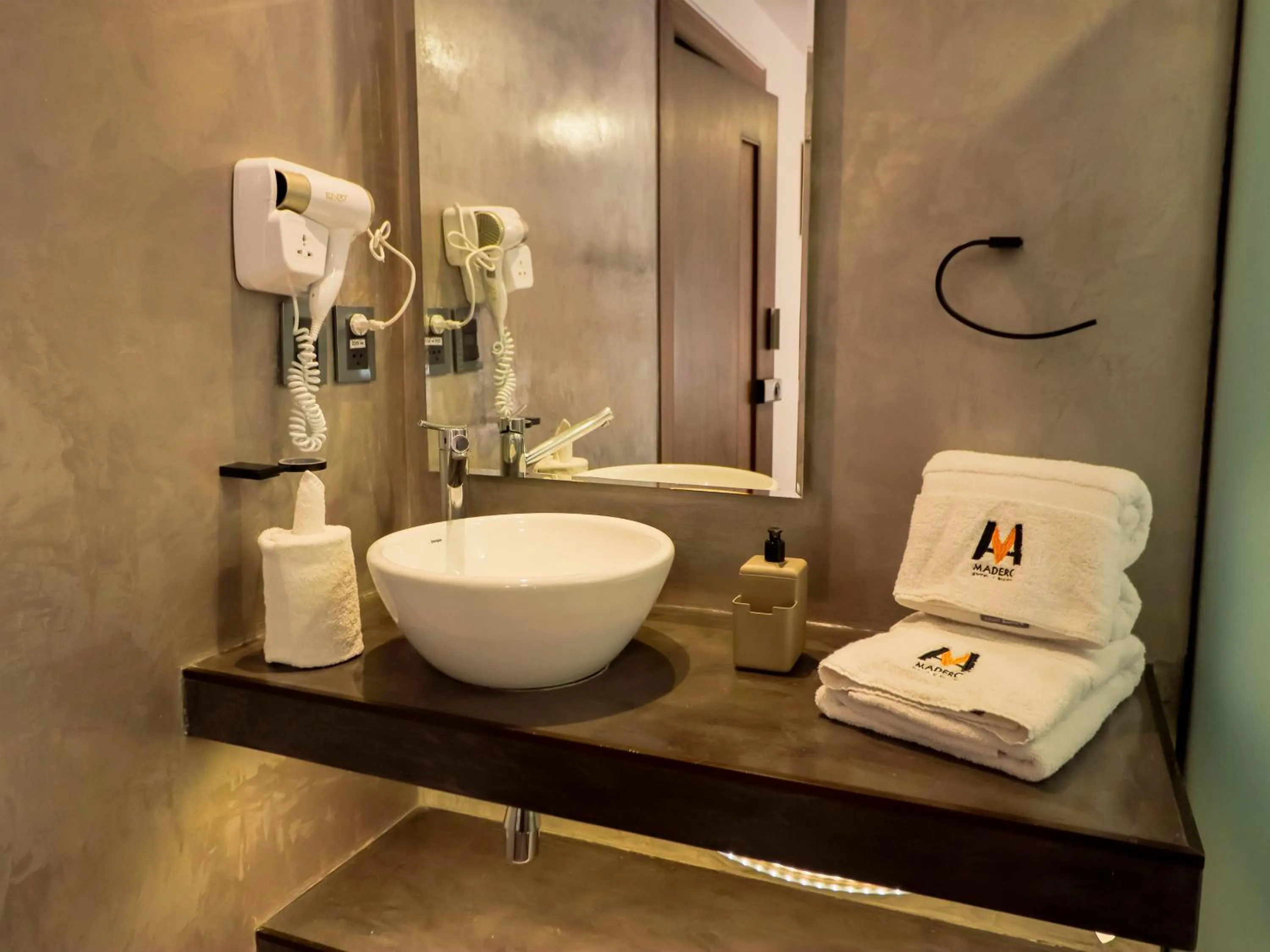 Toilet in Madero Hotel & Suites