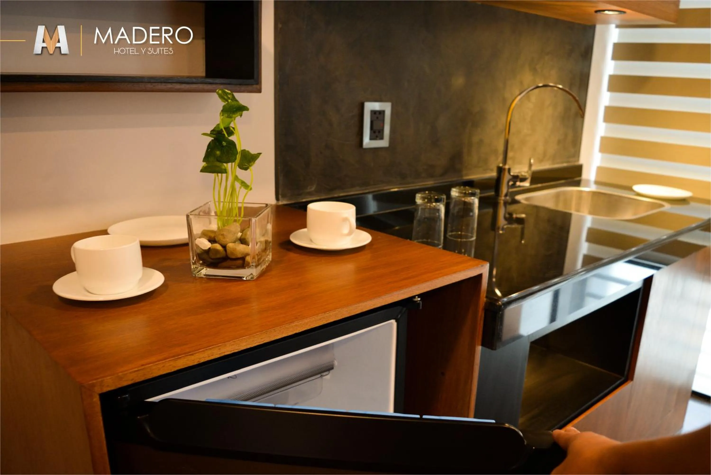 Kitchen or kitchenette in Madero Hotel & Suites