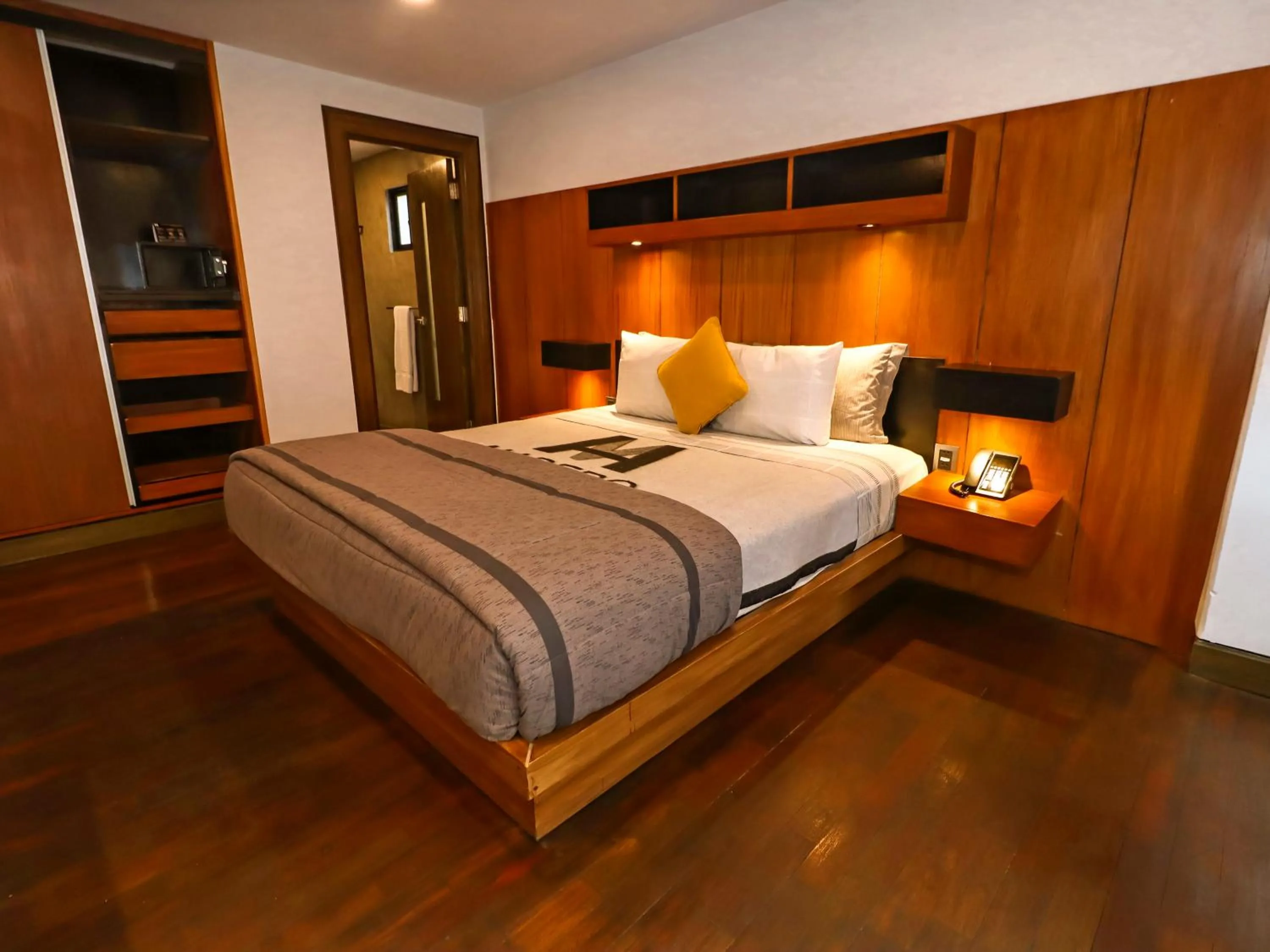 Bedroom, Bed in Madero Hotel & Suites