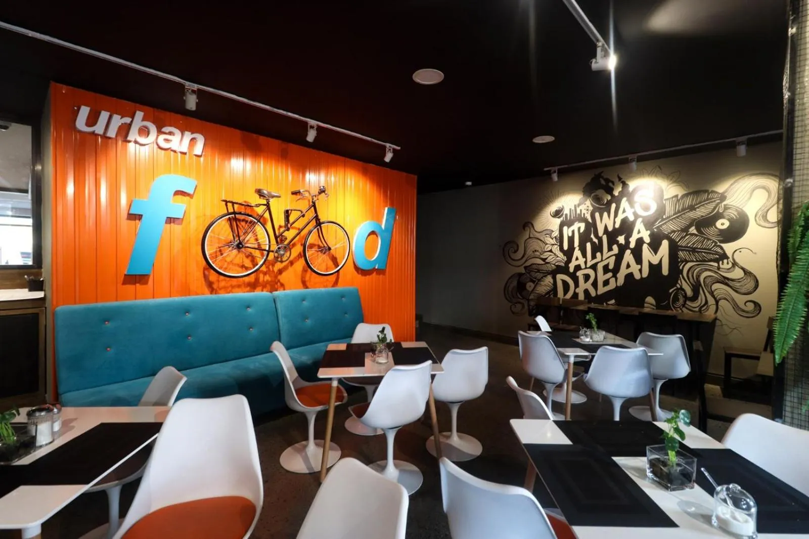 Restaurant/places to eat in Madero Hotel & Suites