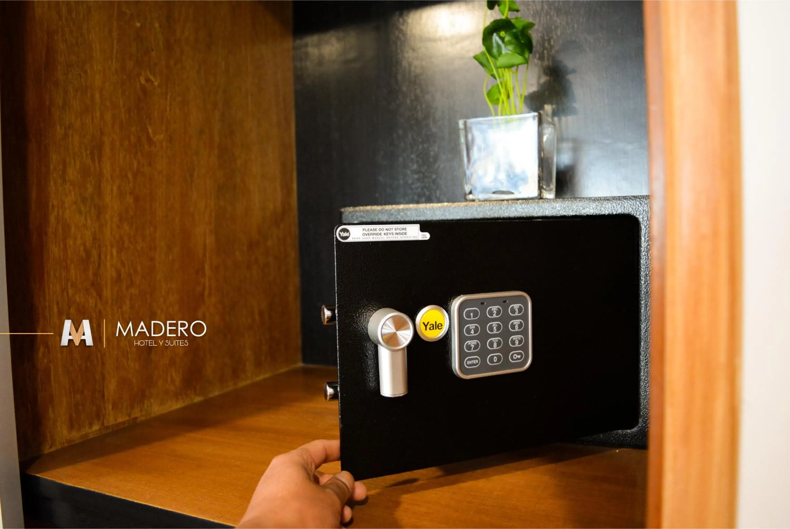safe in Madero Hotel & Suites