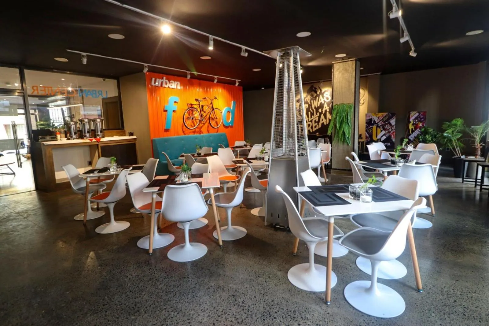 Restaurant/places to eat in Madero Hotel & Suites