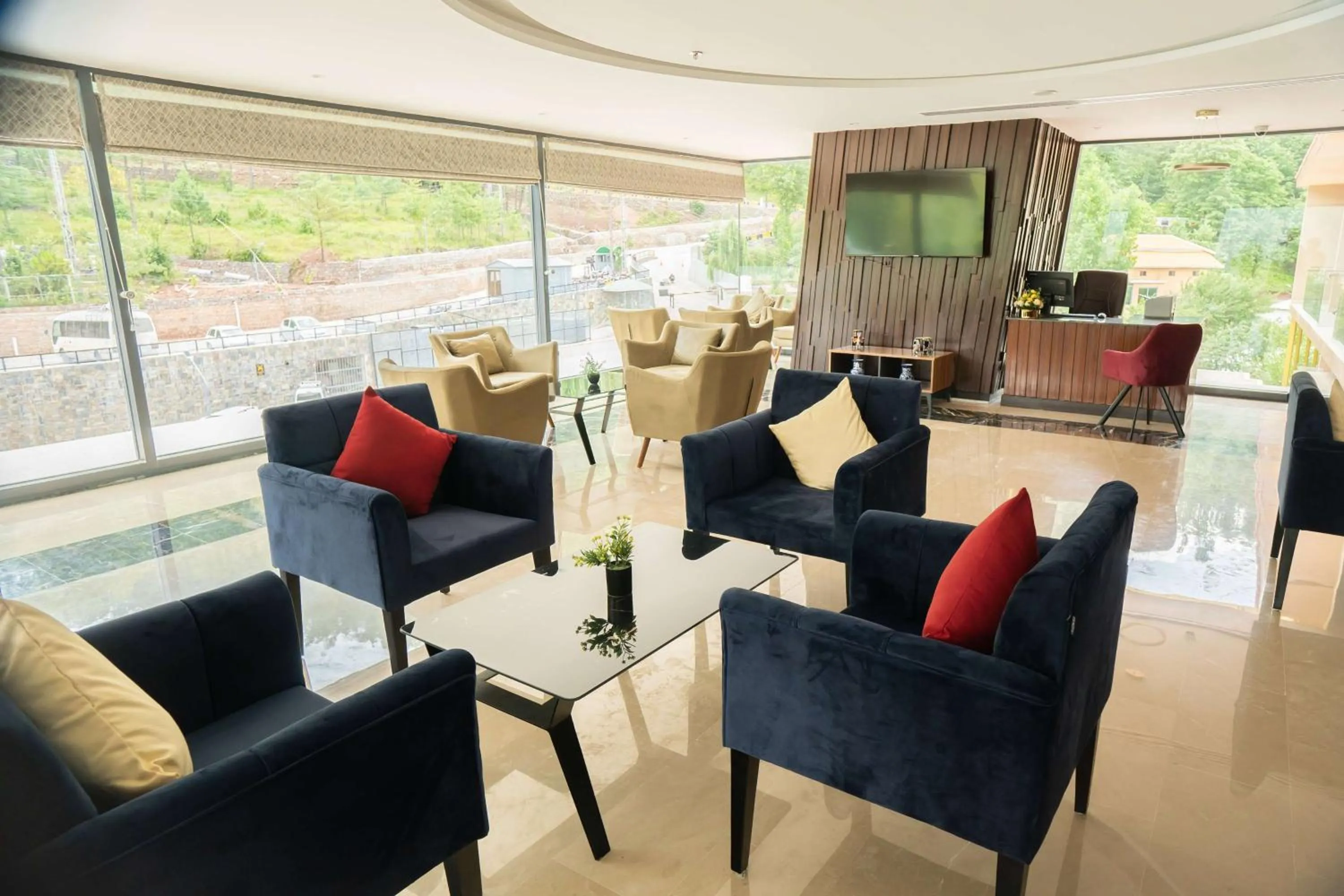 Lounge or bar in Ramada by Wyndham Murree Lower Topa Resort