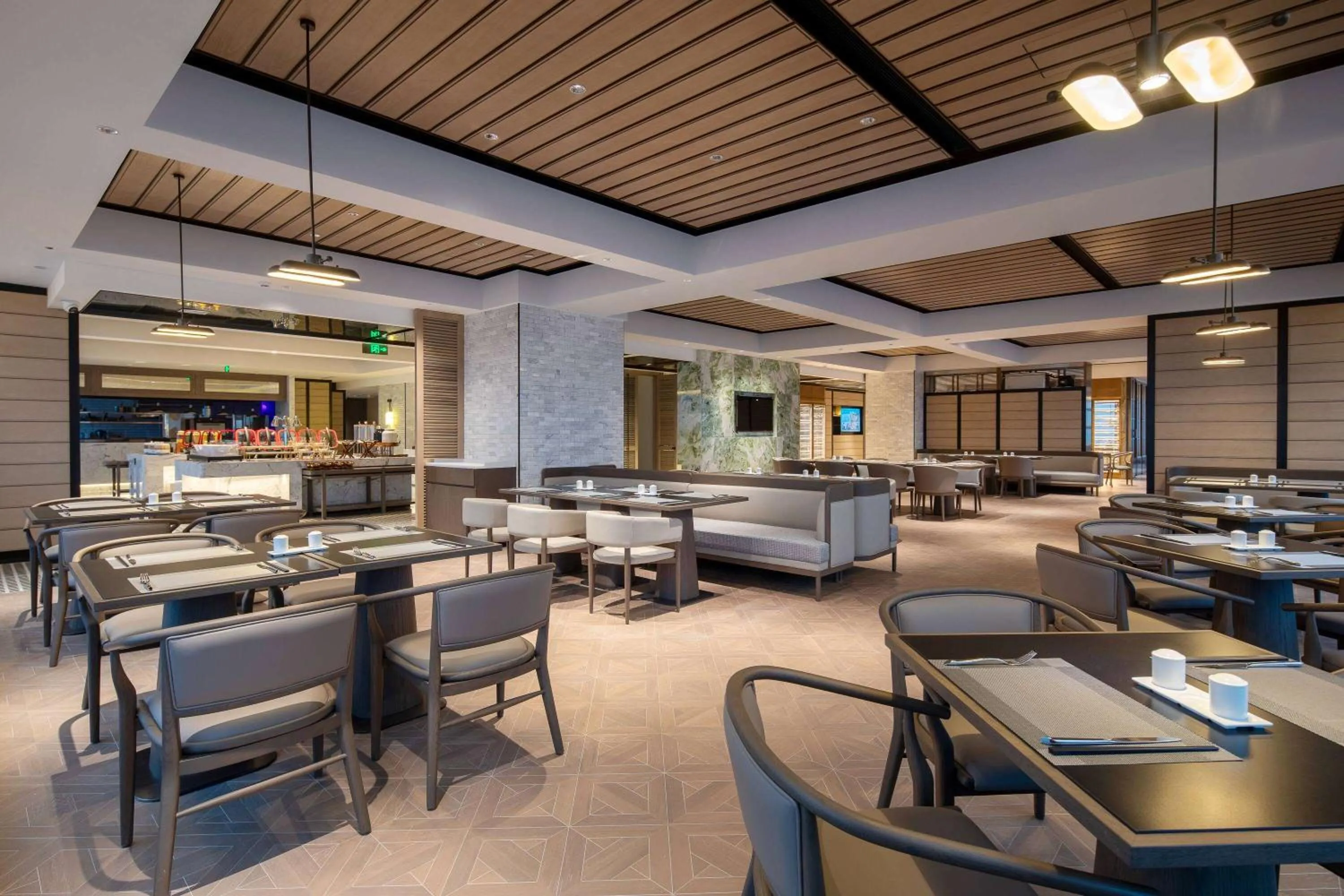 Restaurant/places to eat in Ramada By Wyndham Xiangyang Xiangcheng