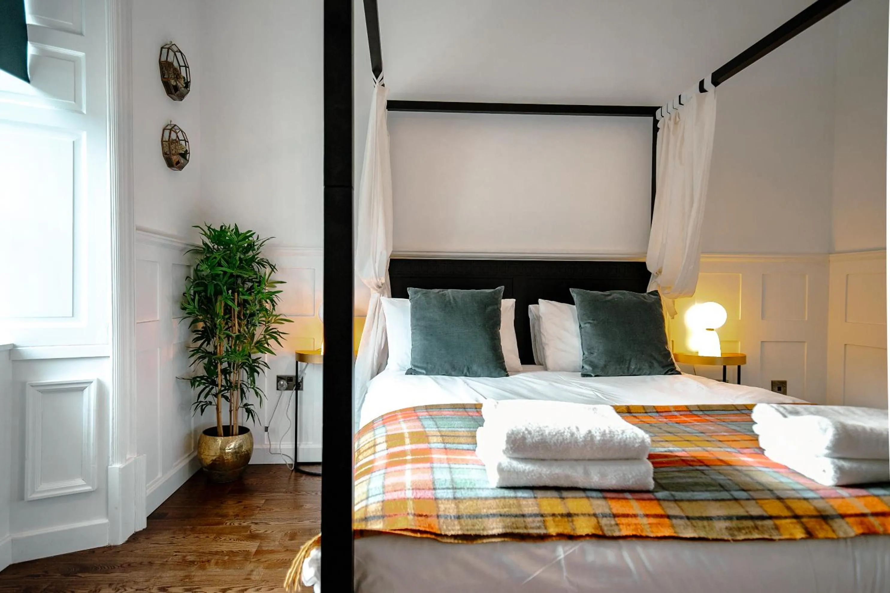 Bed in Slateford House 1770 Luxury Aparthotel by The House of Danu