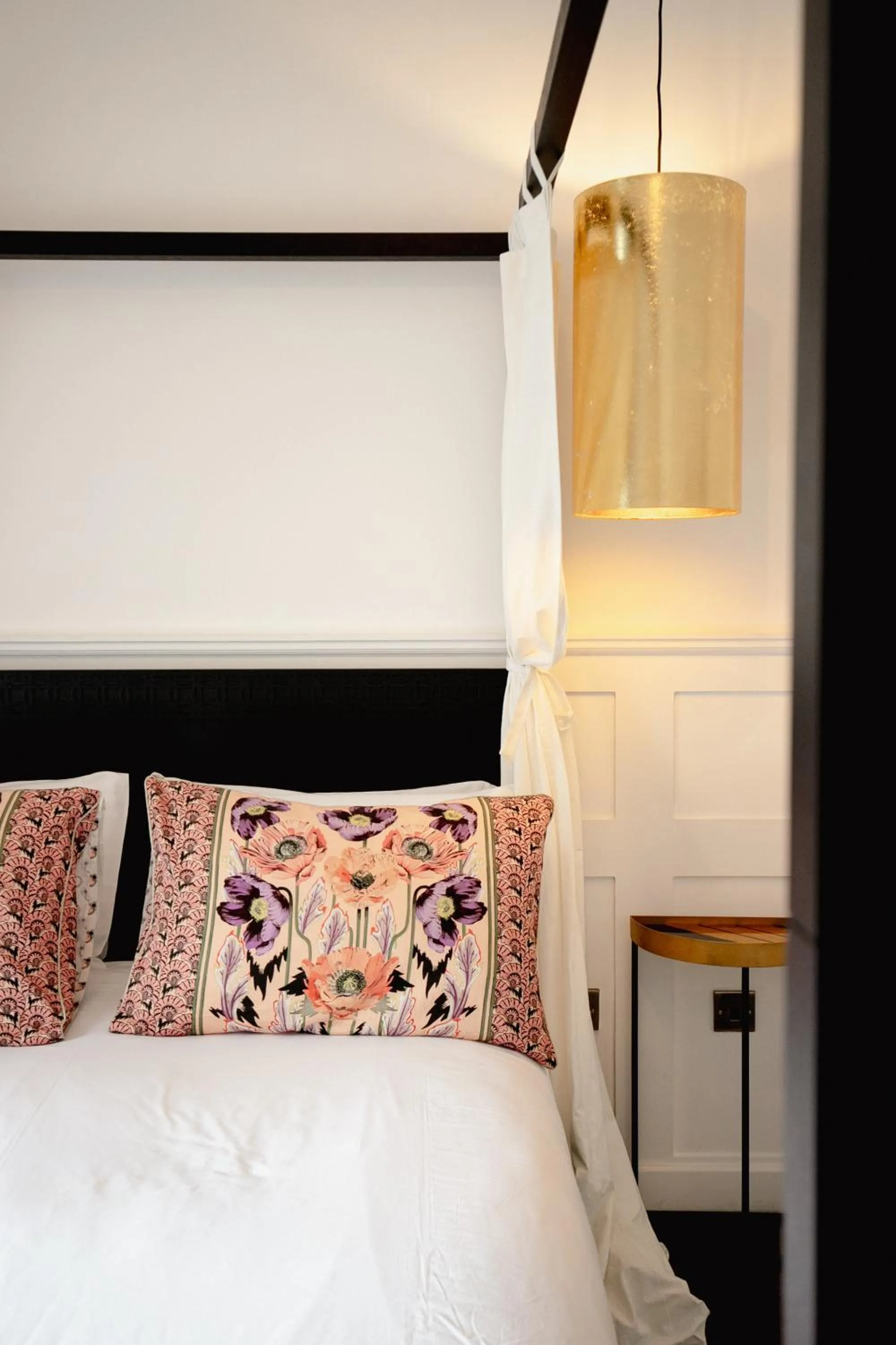 Bed in Slateford House 1770 Luxury Aparthotel by The House of Danu