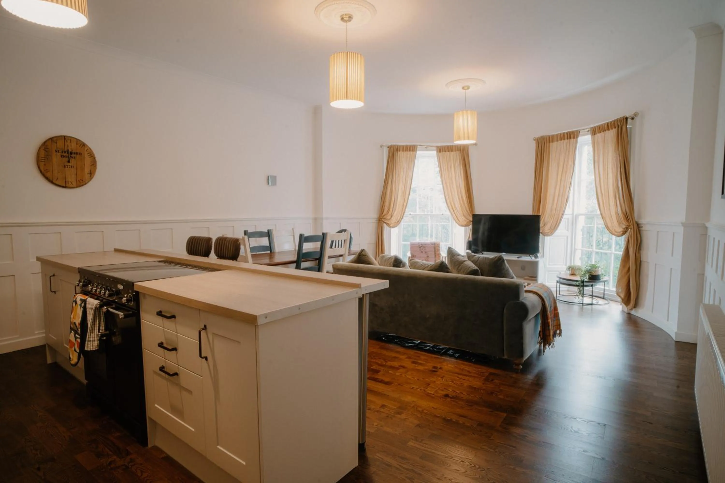 Kitchen or kitchenette in Slateford House 1770 Luxury Aparthotel by The House of Danu