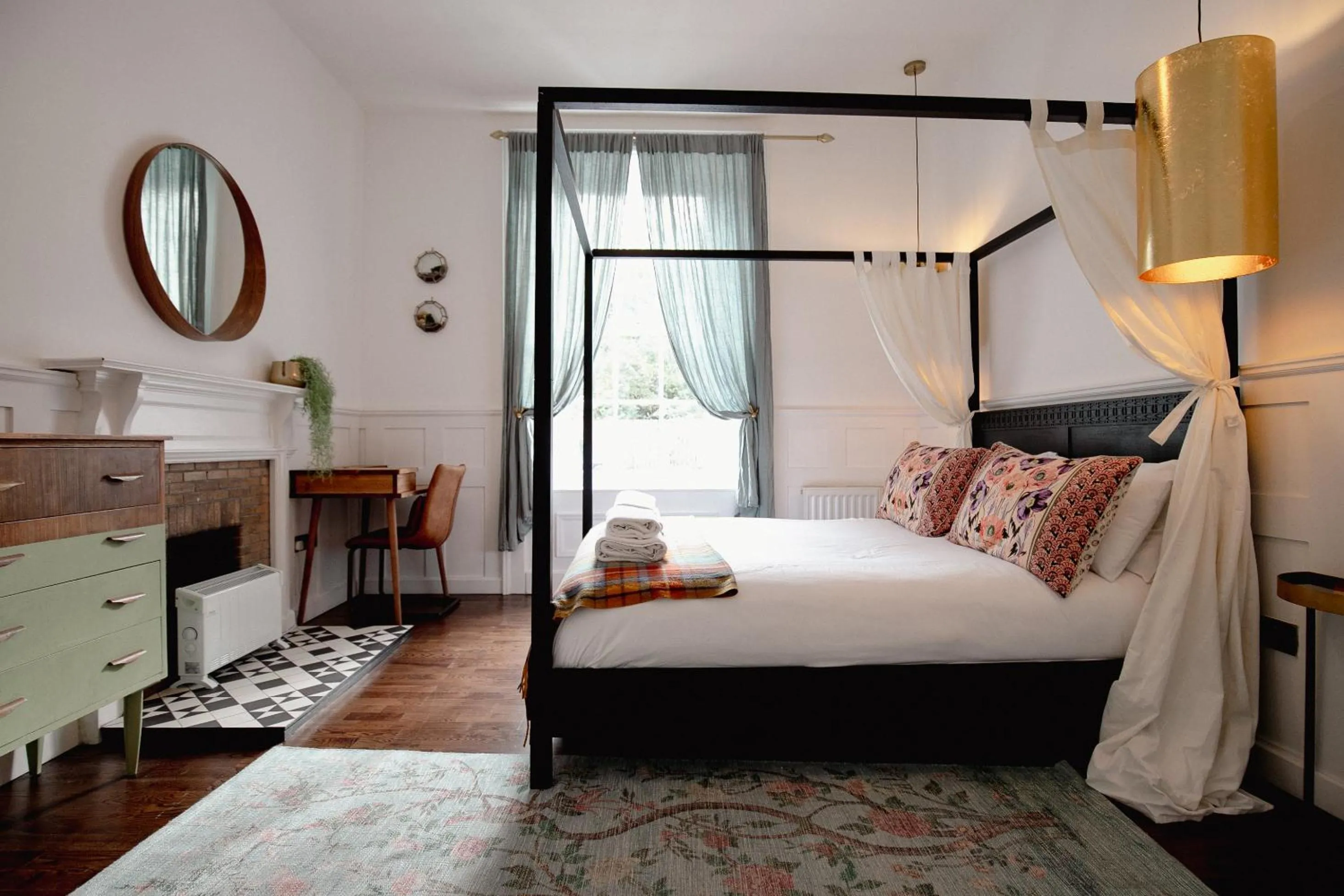 Bed in Slateford House 1770 Luxury Aparthotel by The House of Danu