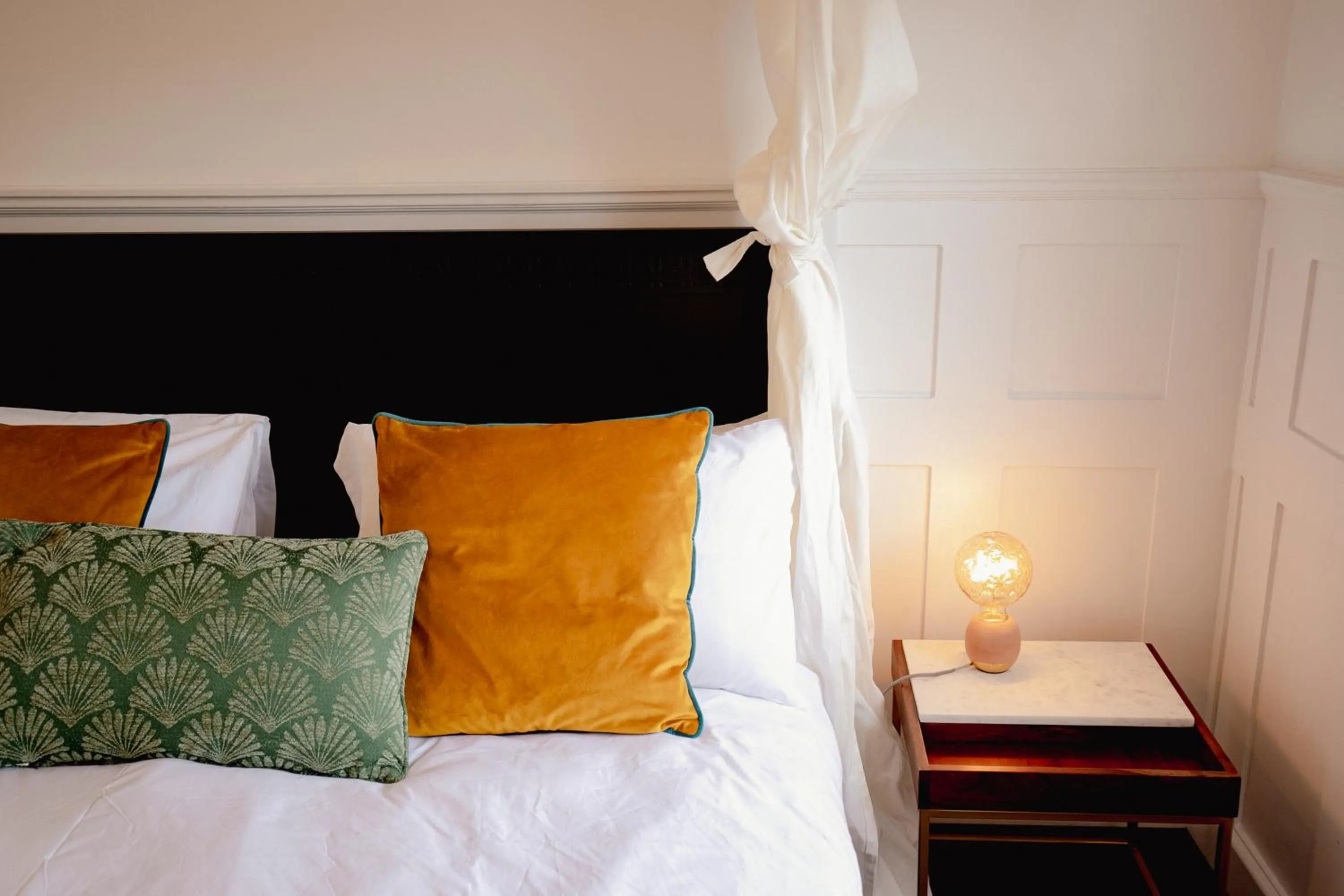 Bed in Slateford House 1770 Luxury Aparthotel by The House of Danu