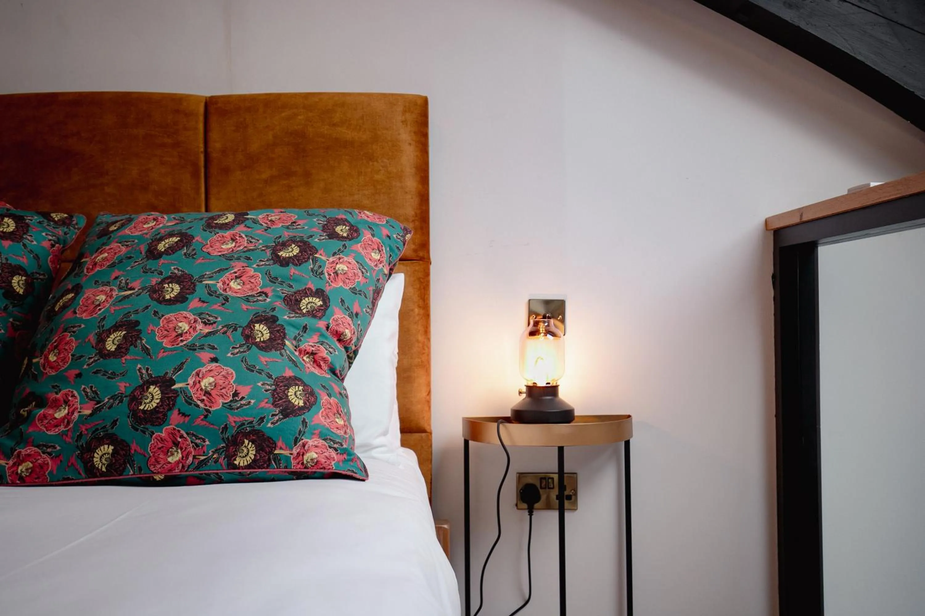 Bed in Slateford House 1770 Luxury Aparthotel by The House of Danu