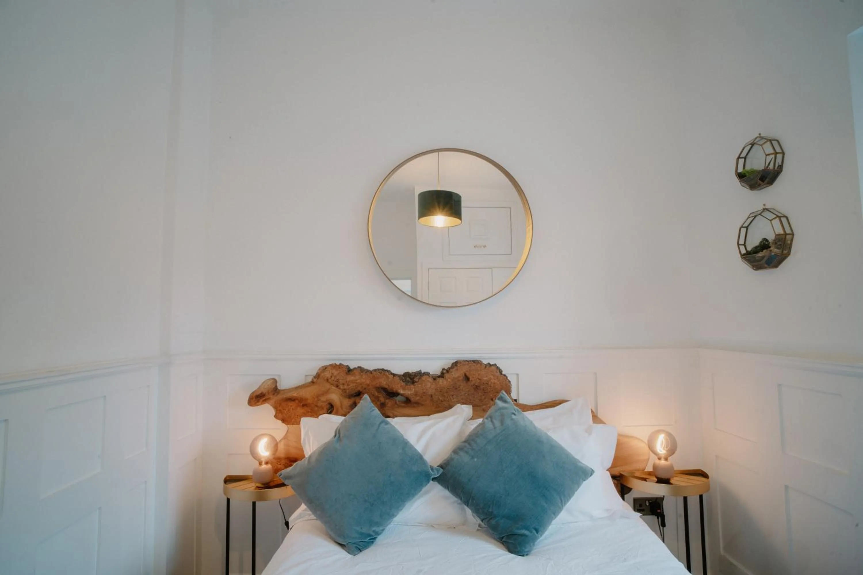 Bed in Slateford House 1770 Luxury Aparthotel by The House of Danu