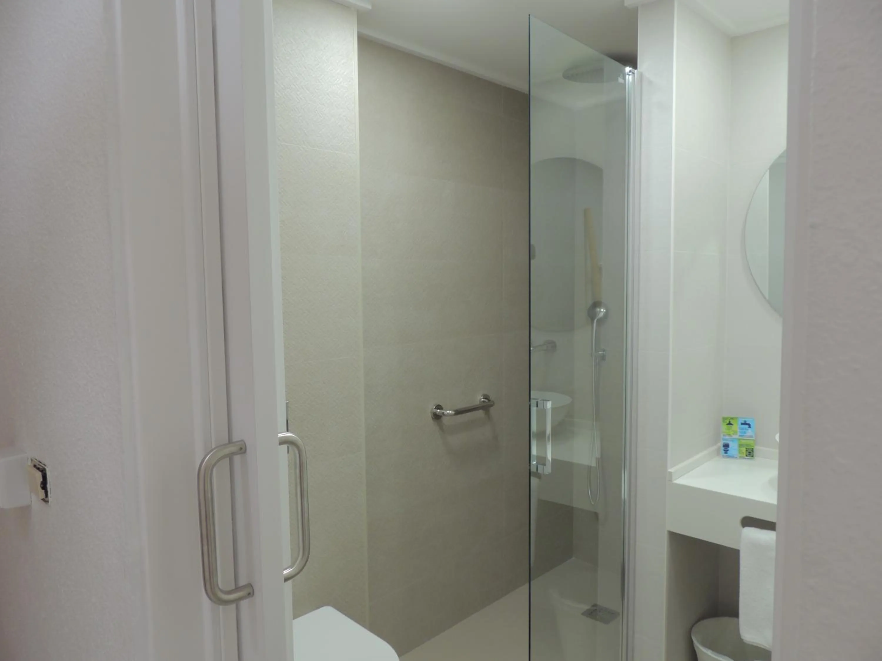 Shower in LOS NAREJOS Hotel