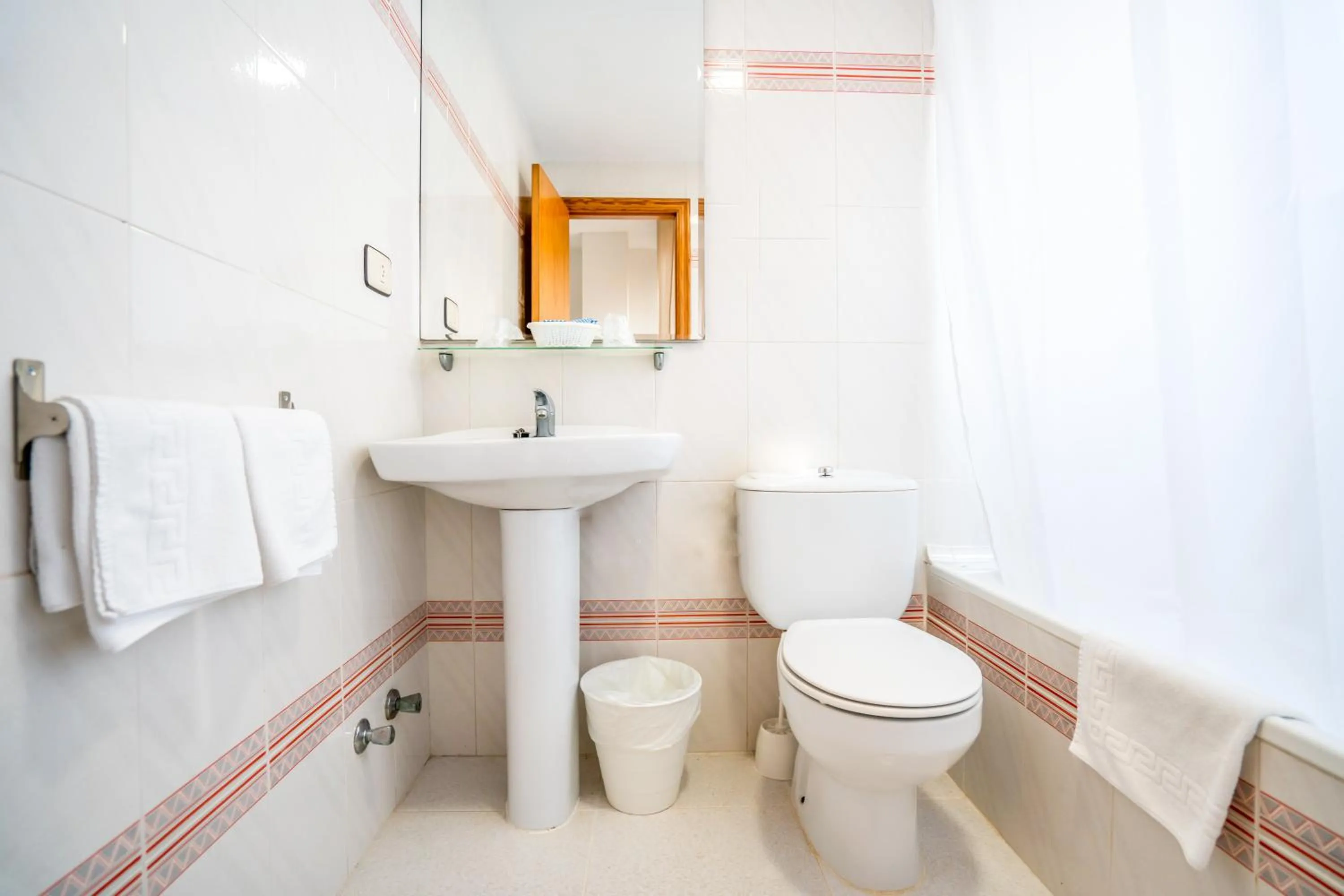 Toilet in LOS NAREJOS Hotel