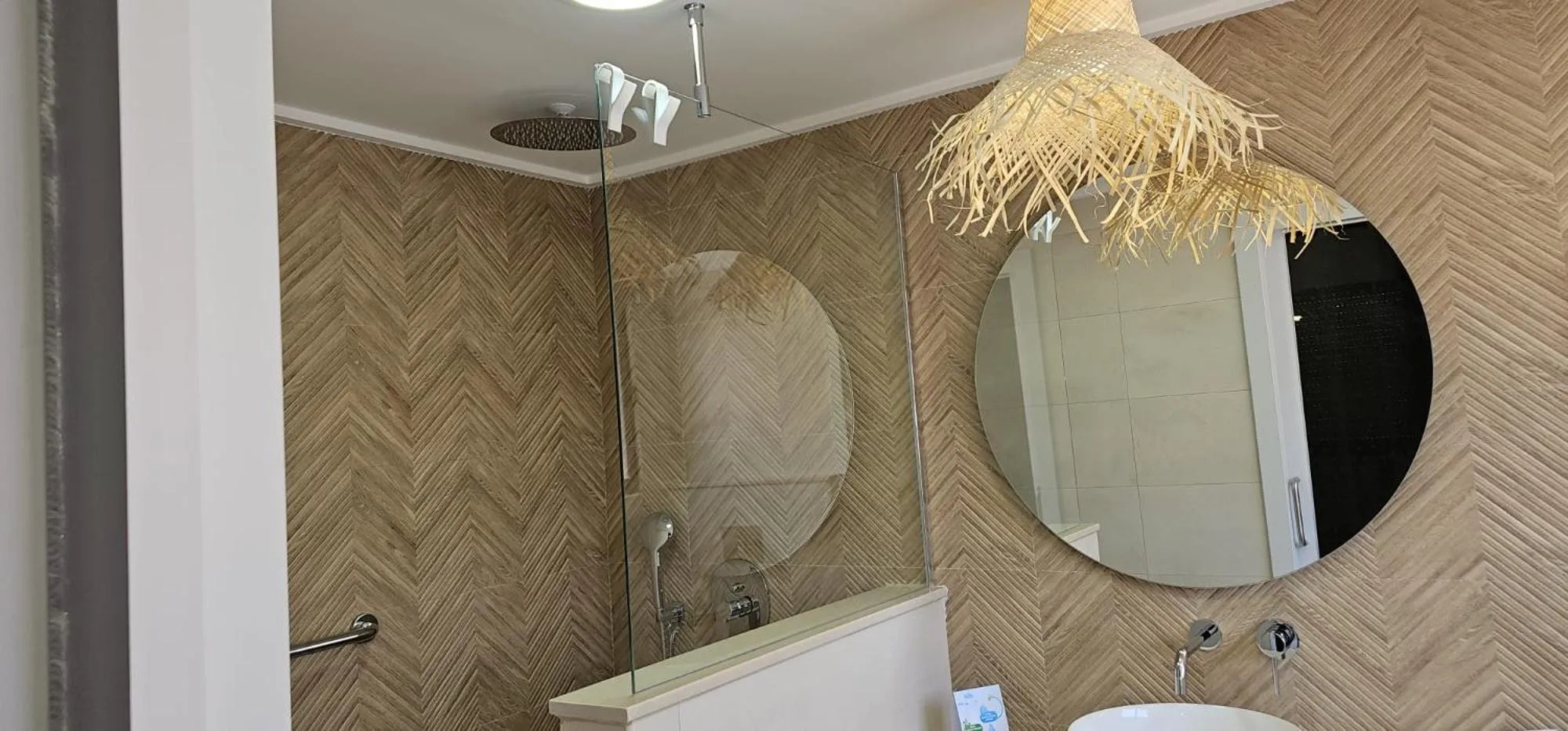 Shower in LOS NAREJOS Hotel