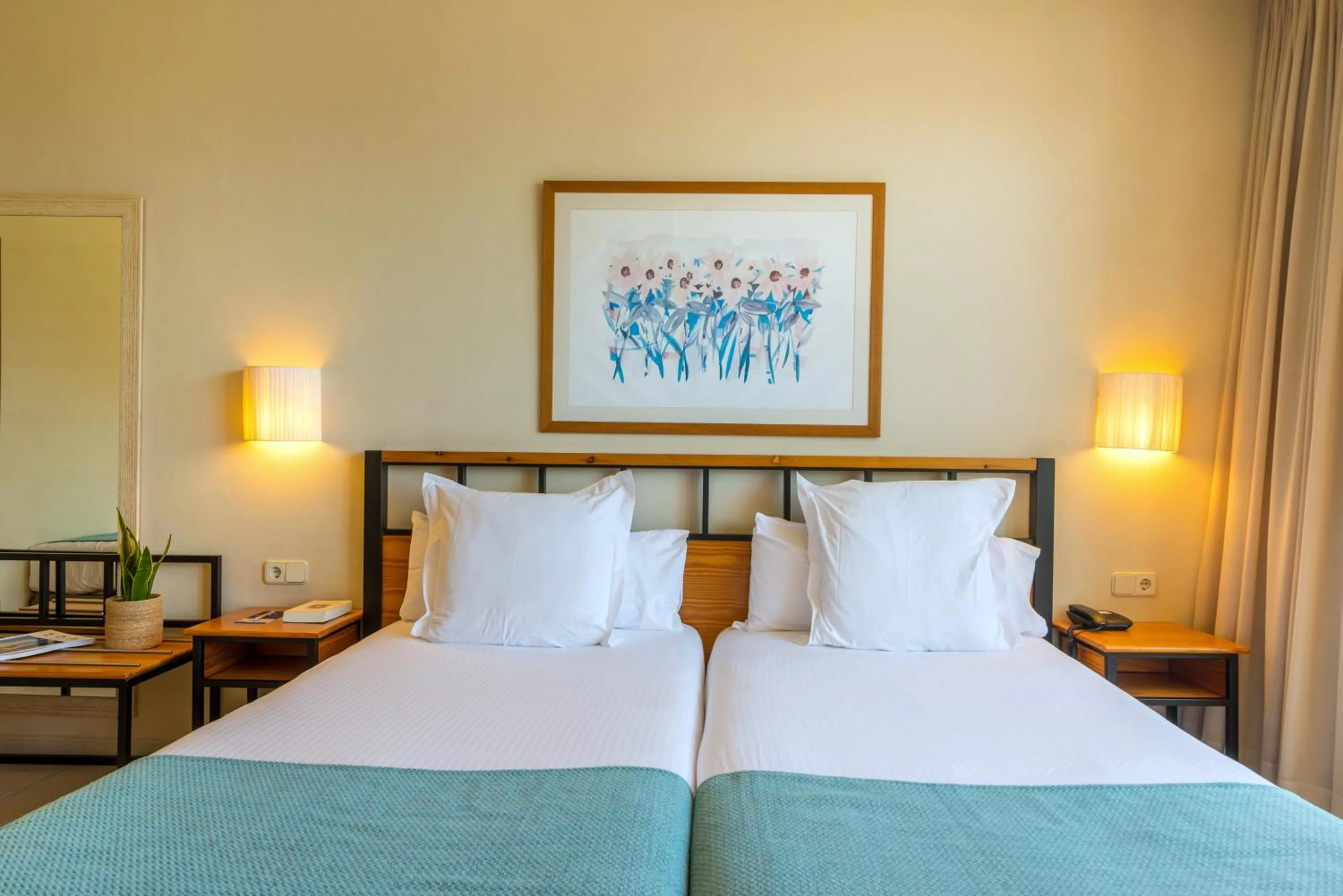 Bedroom, Bed in Hotel Hostalillo by Escampa Hotels