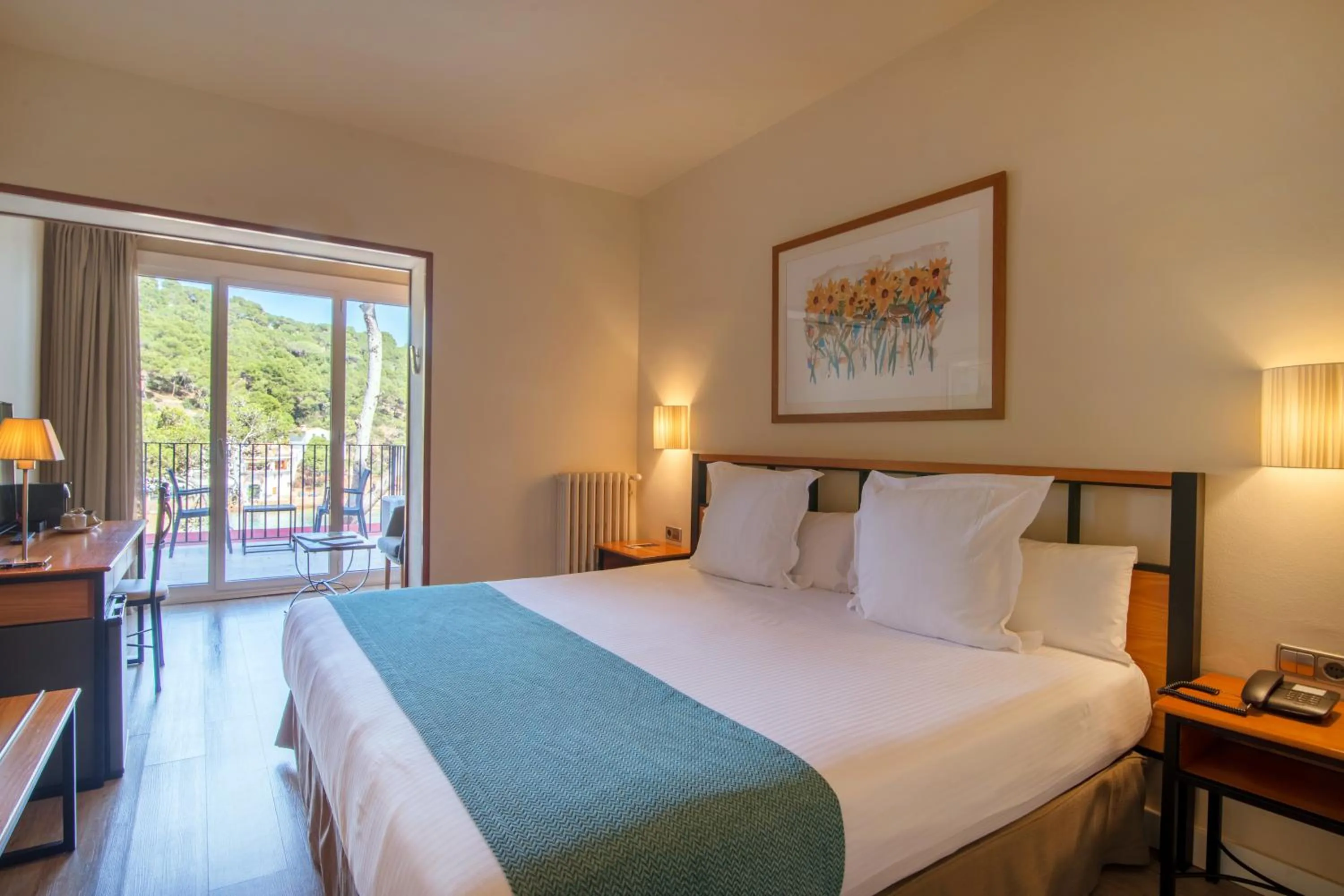 Bedroom, Bed in Hotel Hostalillo by Escampa Hotels