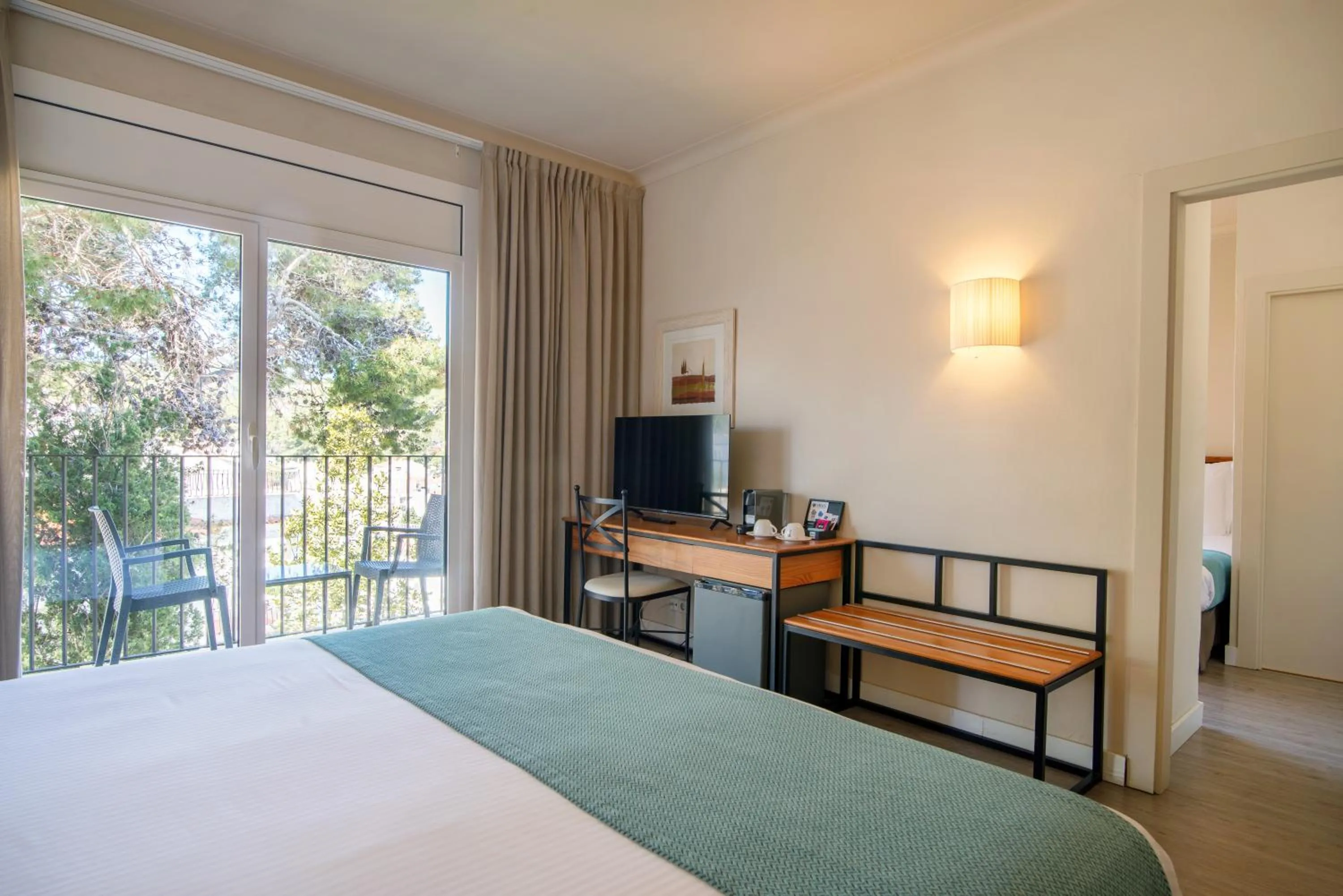 Photo of the whole room, Bed in Hotel Hostalillo by Escampa Hotels